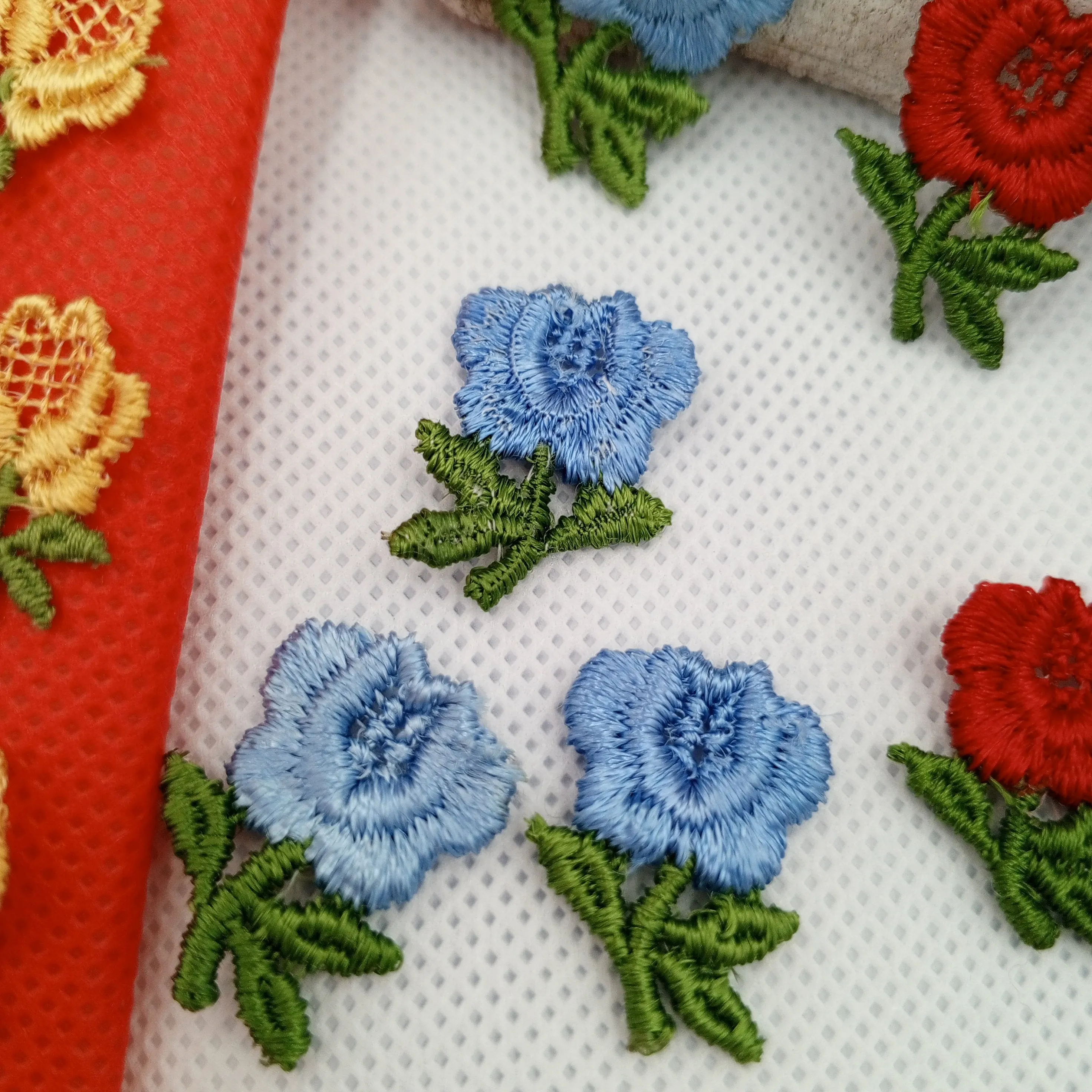 12 pieces FLORAL VINTAGE appliques blue green yellow red flower Patches #130