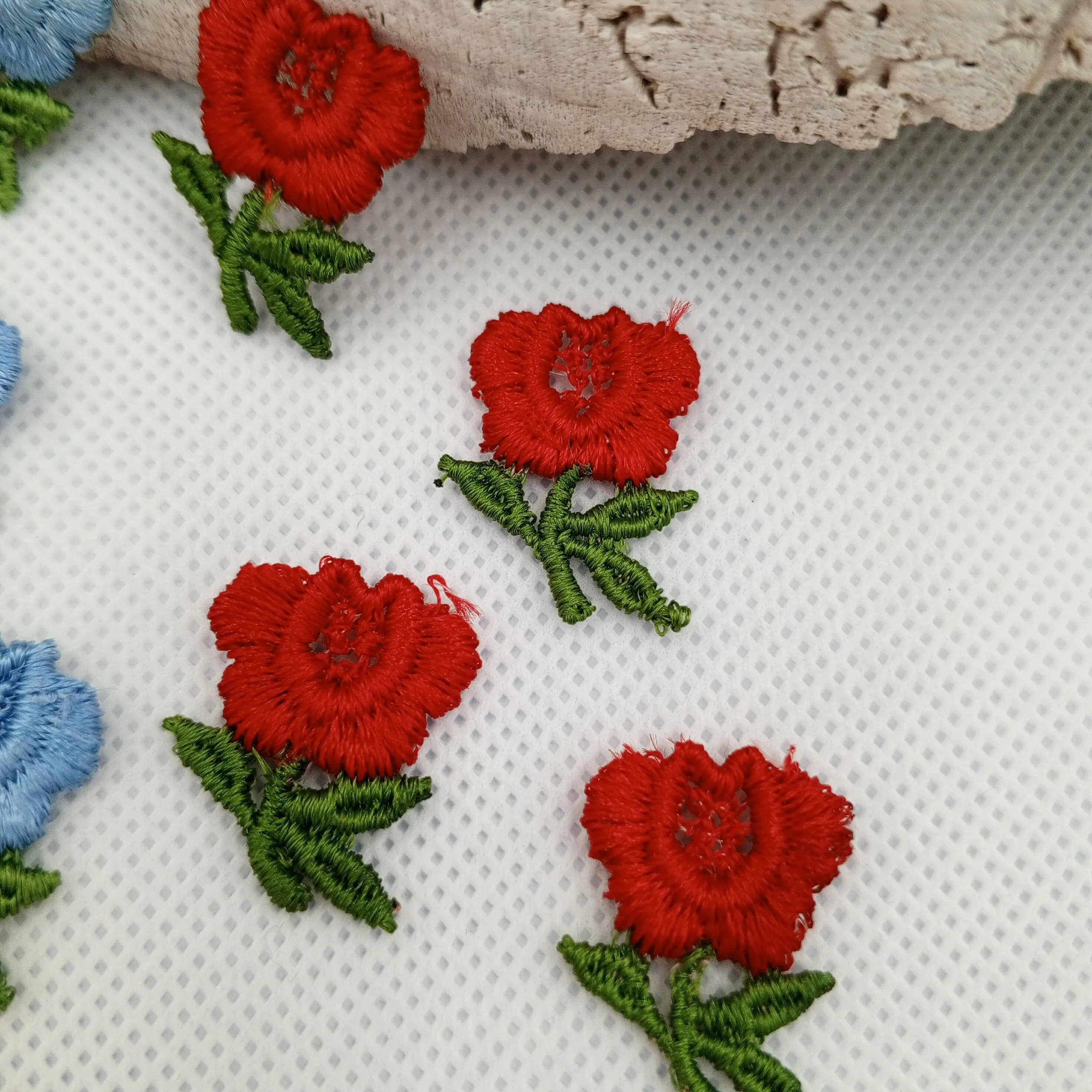12 pieces FLORAL VINTAGE appliques blue green yellow red flower Patches #130