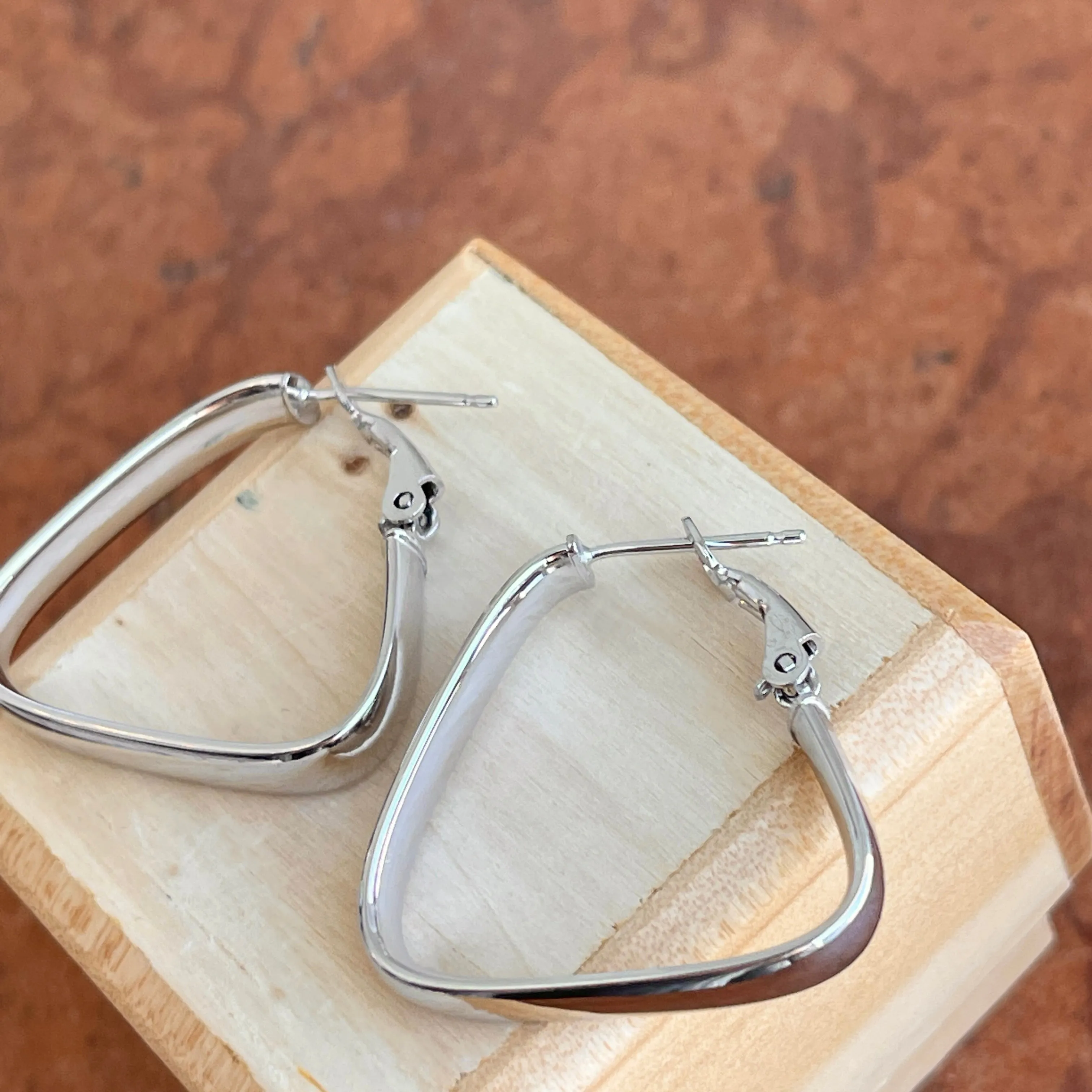 14KT White Gold 7mm Wide Triangle Omega Hoop Earrings 27mm