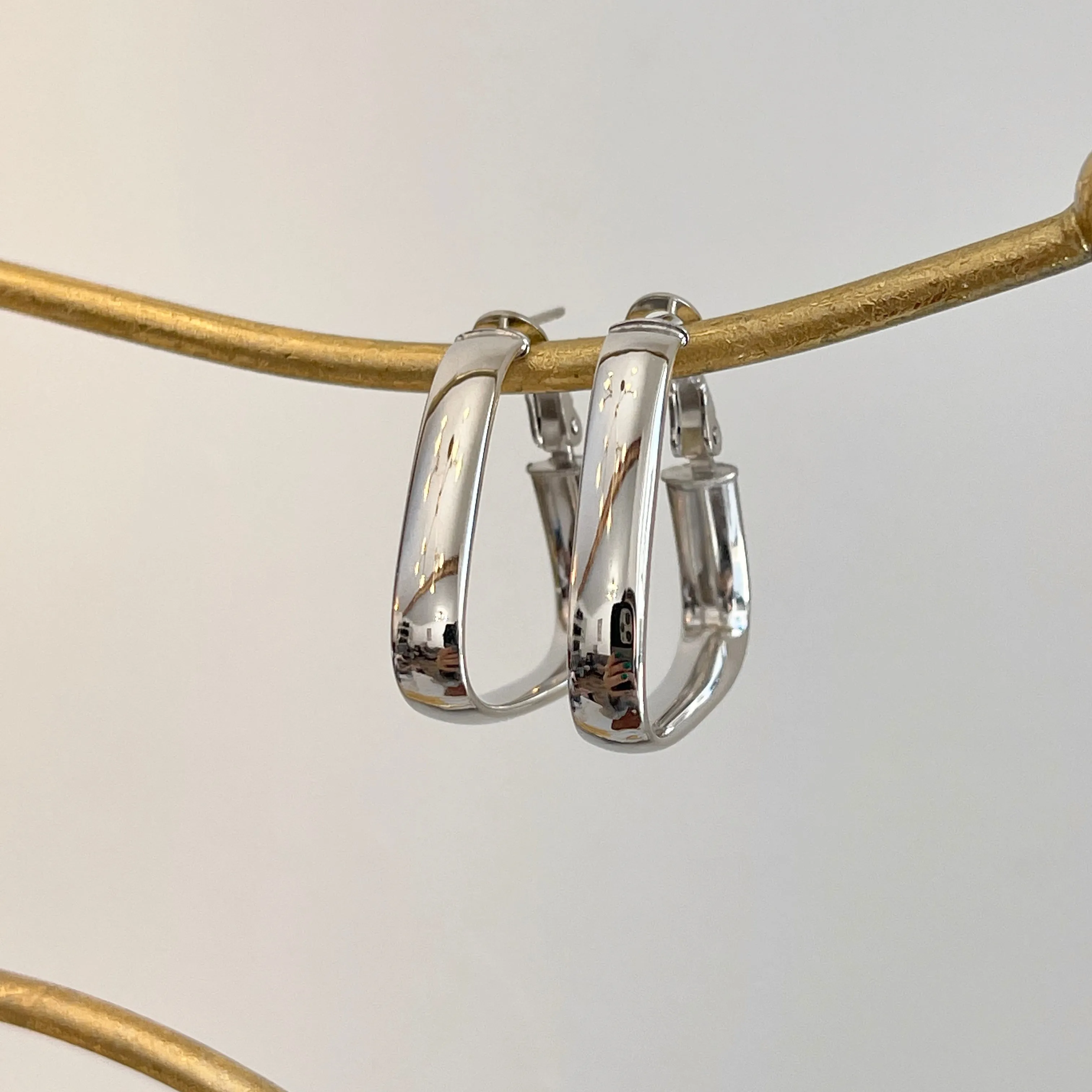 14KT White Gold 7mm Wide Triangle Omega Hoop Earrings 27mm