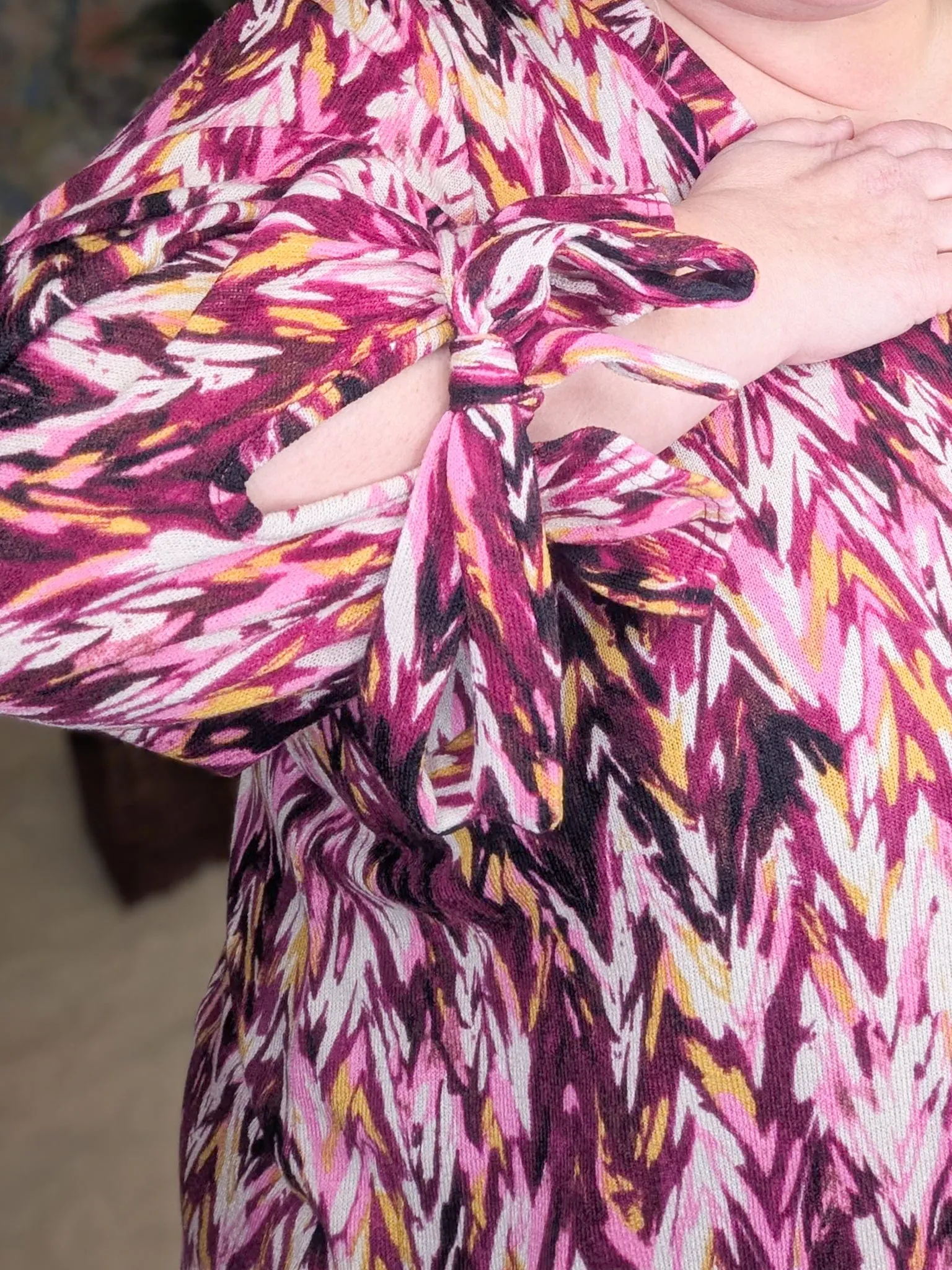 Ally Abstract Chevron 3/4 Sleeve Top w/Tie Sleeves