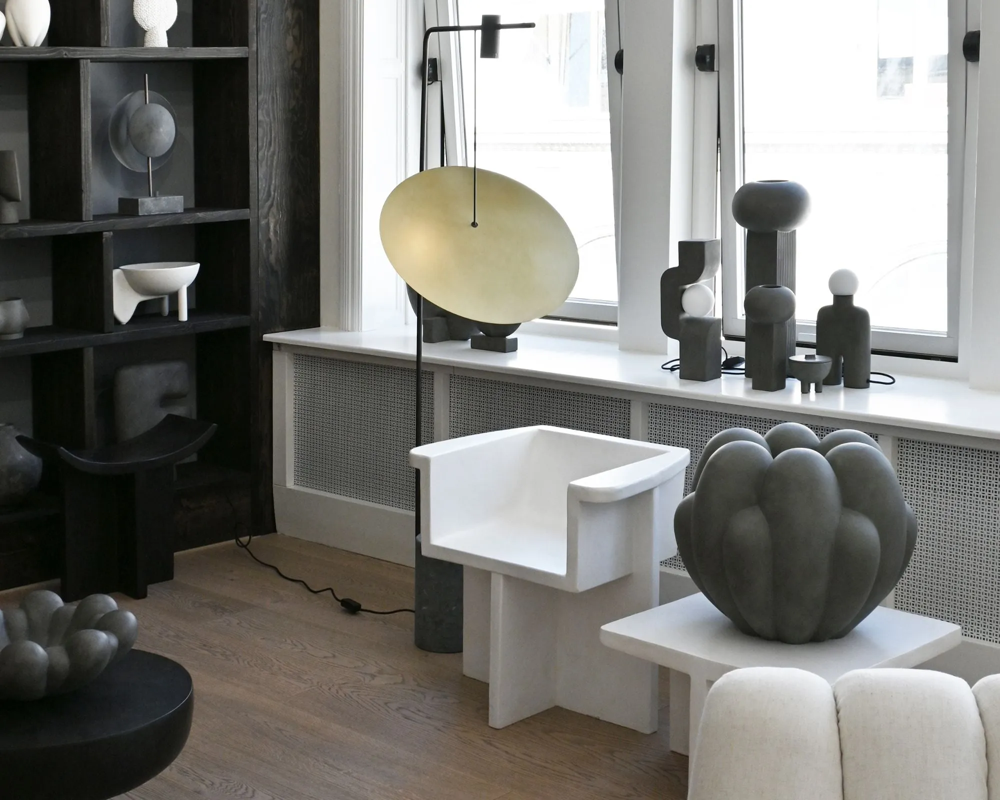 Bloom Vase - Big, Dark Grey