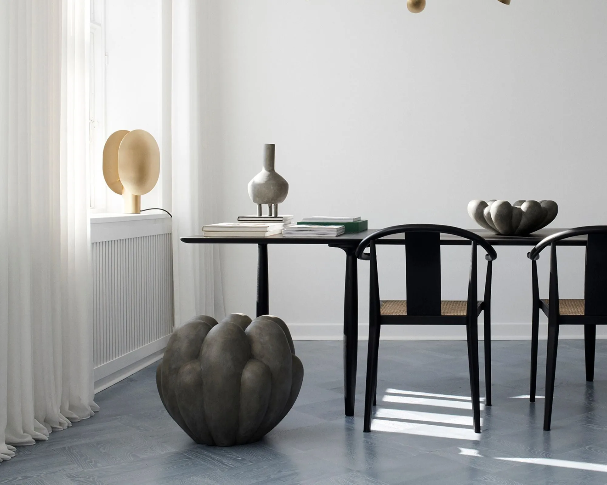 Bloom Vase - Big, Dark Grey