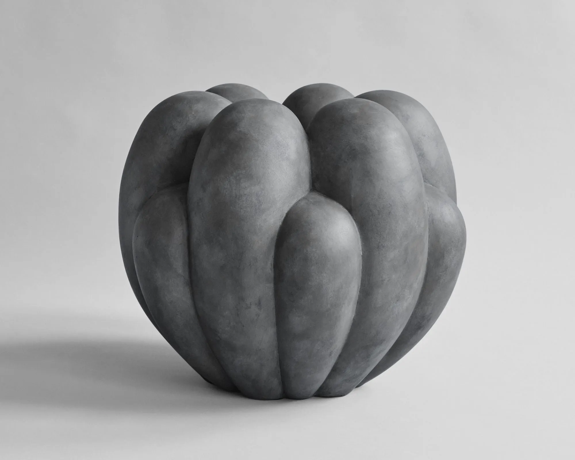 Bloom Vase - Big, Dark Grey
