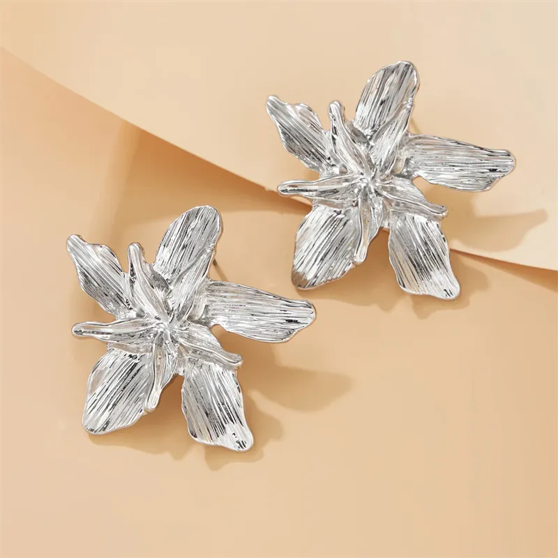 Blooming Flowers Vintage Piercing Earrings for Lady