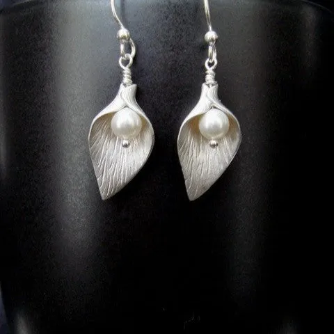 Cute Calla Lily Earrings