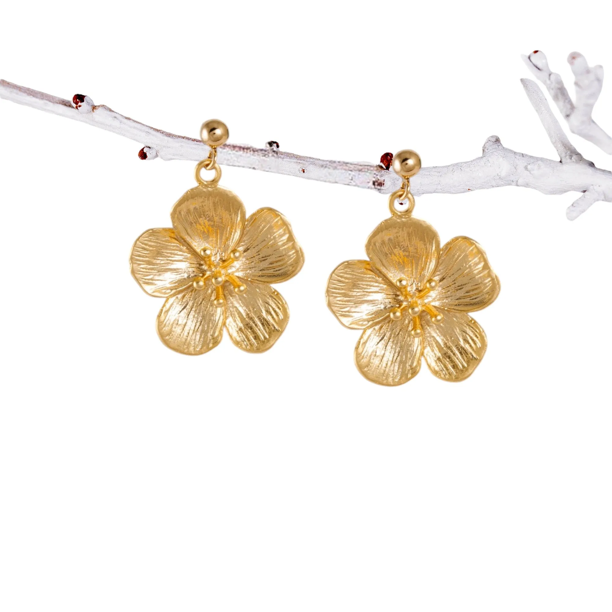 Dainty Gold Flower Earrings