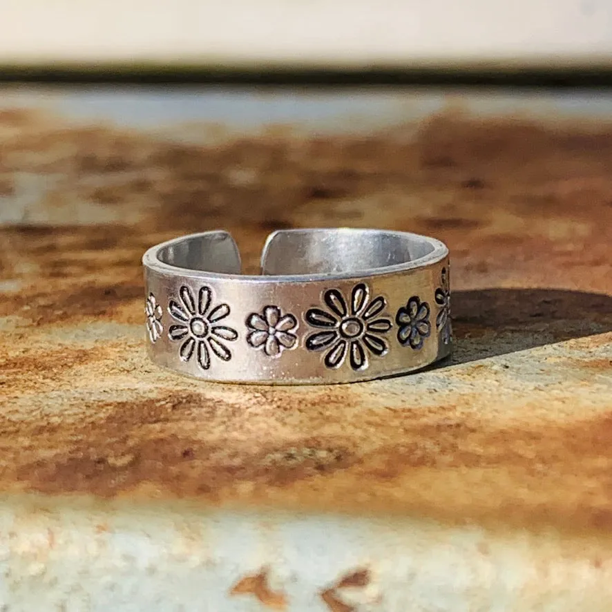 Daisy Flowers - Hand Stamped (Midi) Ring