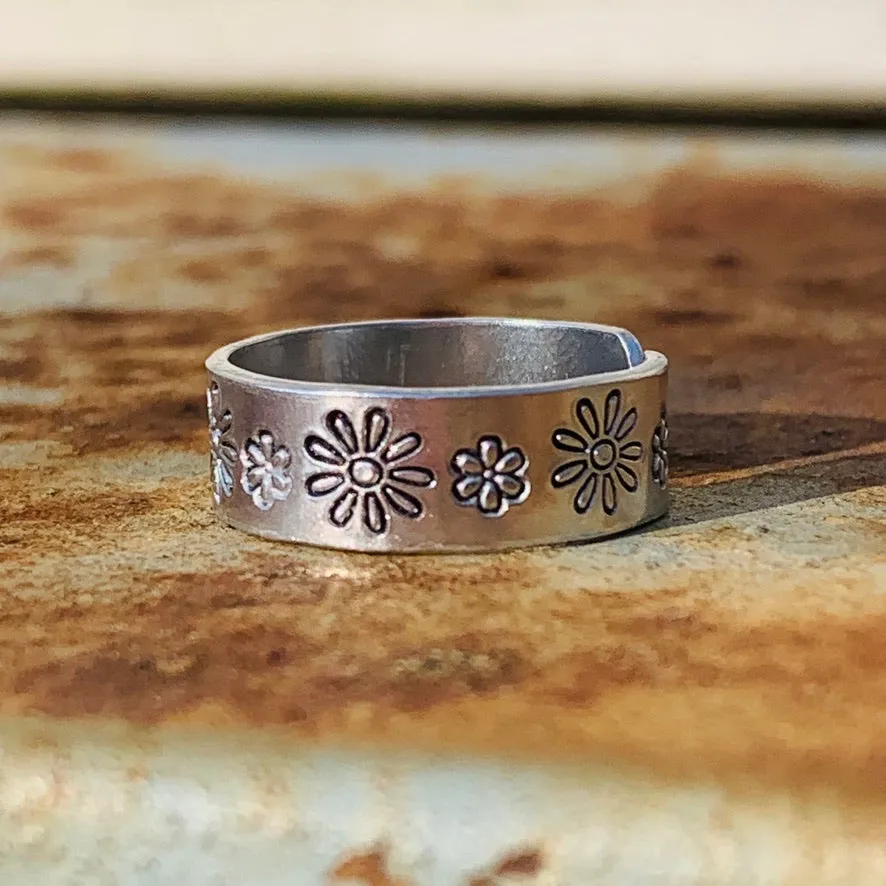 Daisy Flowers - Hand Stamped (Midi) Ring