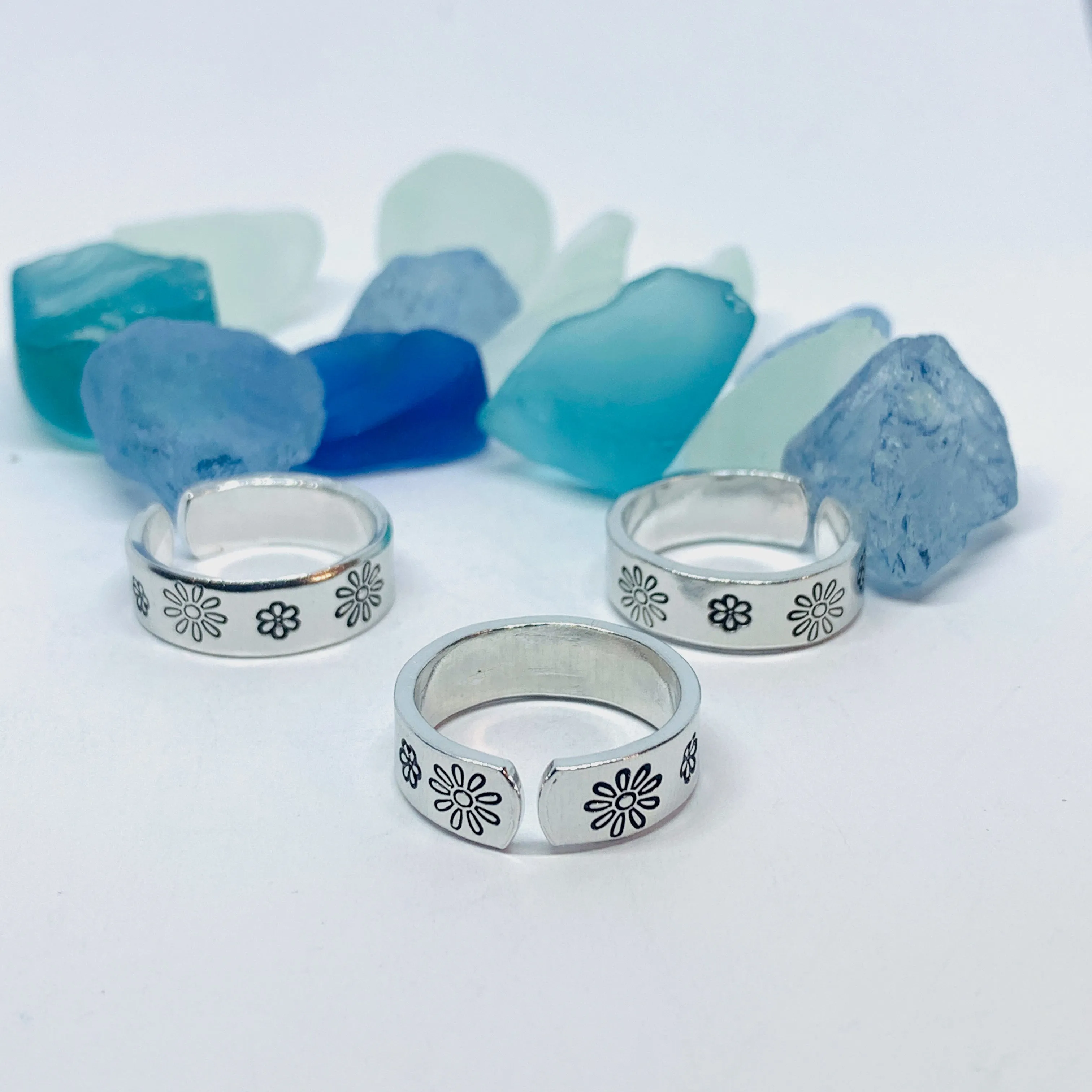 Daisy Flowers - Hand Stamped (Midi) Ring