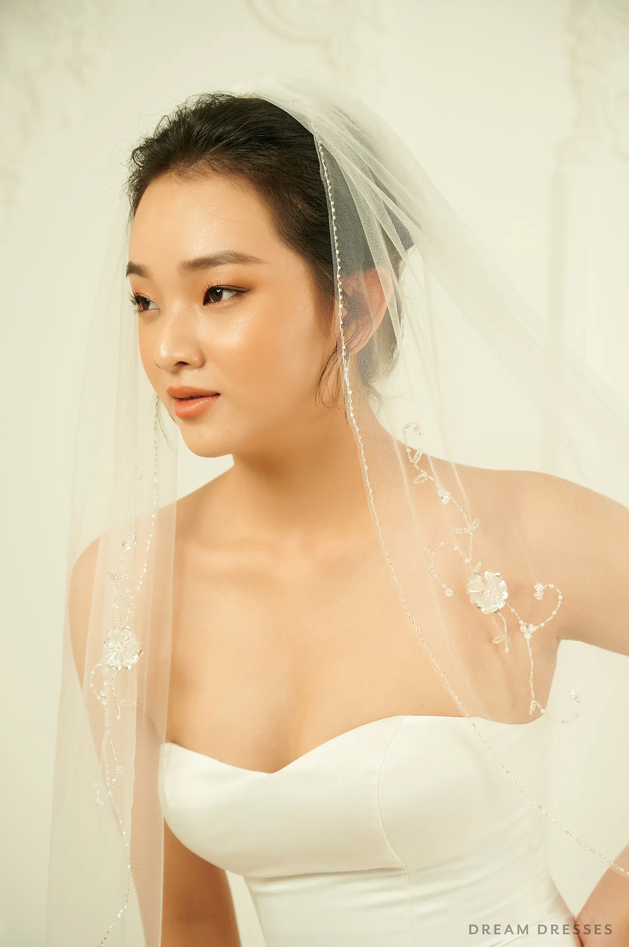 Embellished Fingertip Veil (#Noemi)