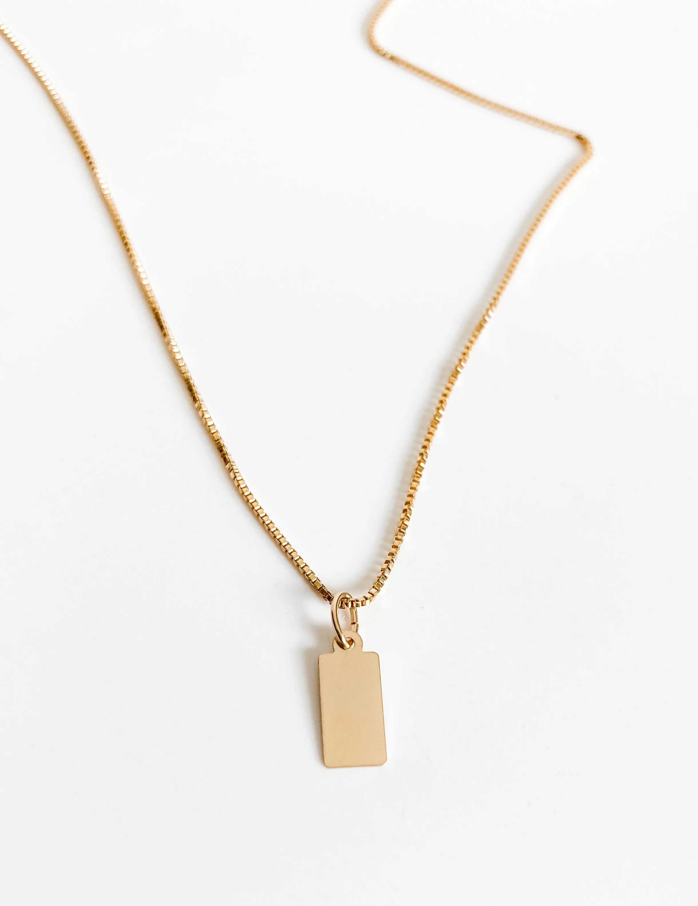 FINN RECTANGLE TAGS NECKLACE