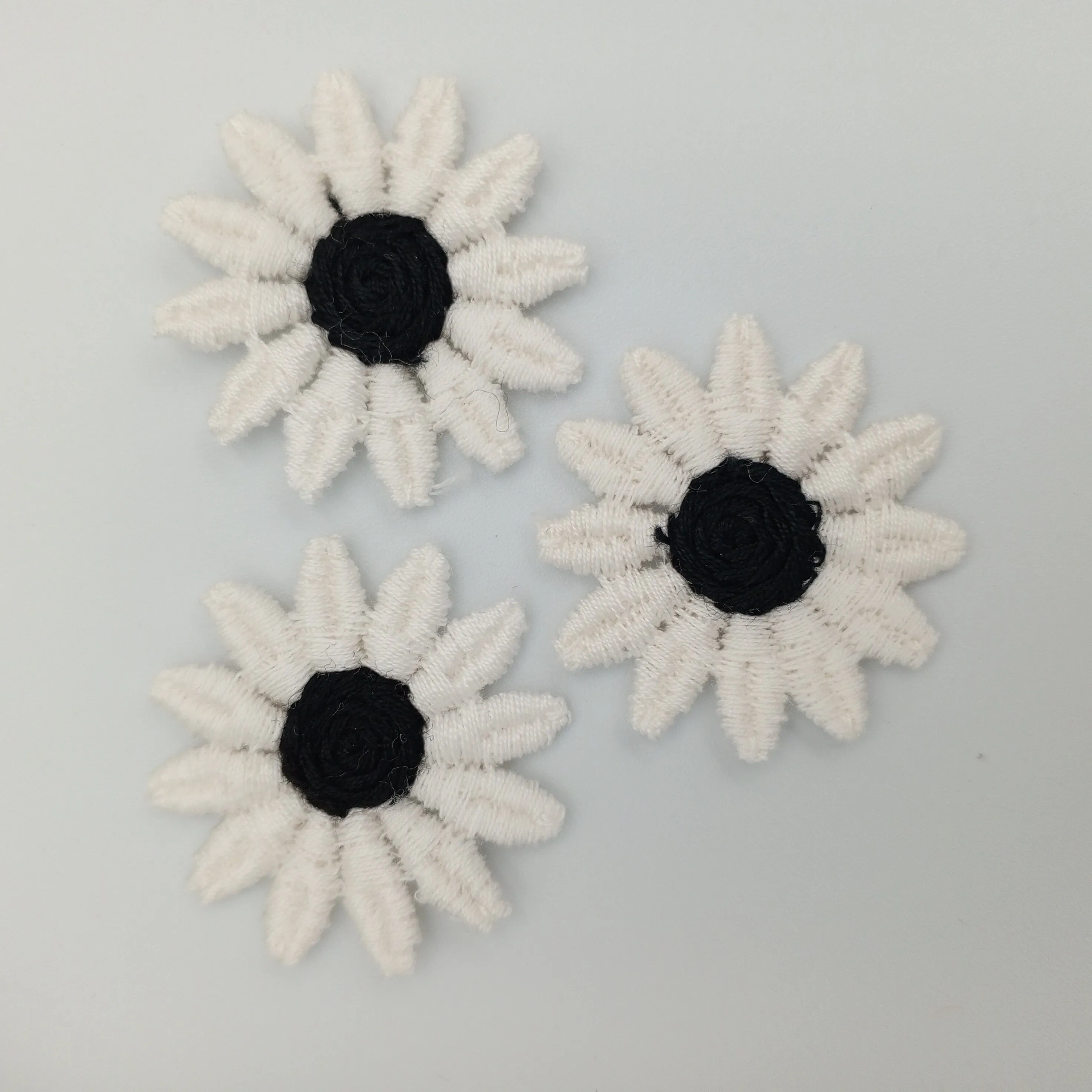 FLORAL VINTAGE applique Black white Flower Patches #222