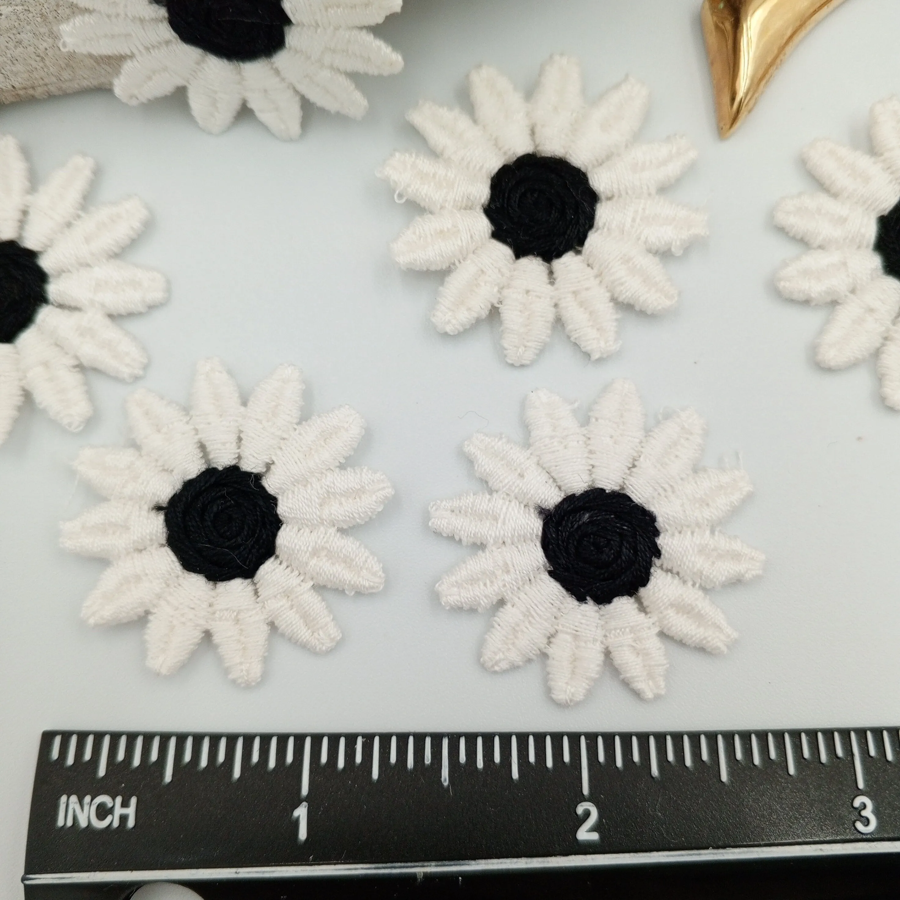 FLORAL VINTAGE applique Black white Flower Patches #222