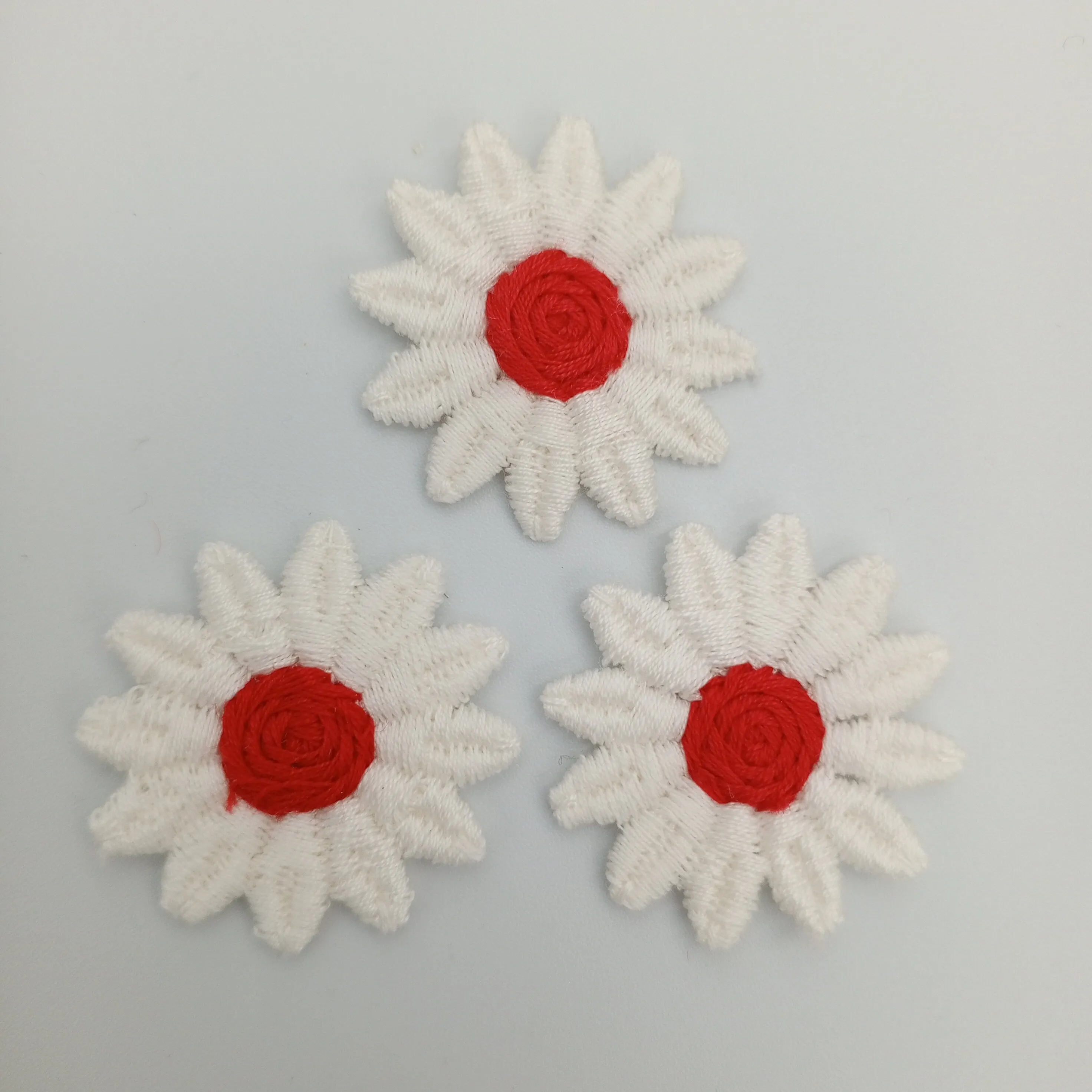 FLORAL VINTAGE applique Red white Flower Patches #221
