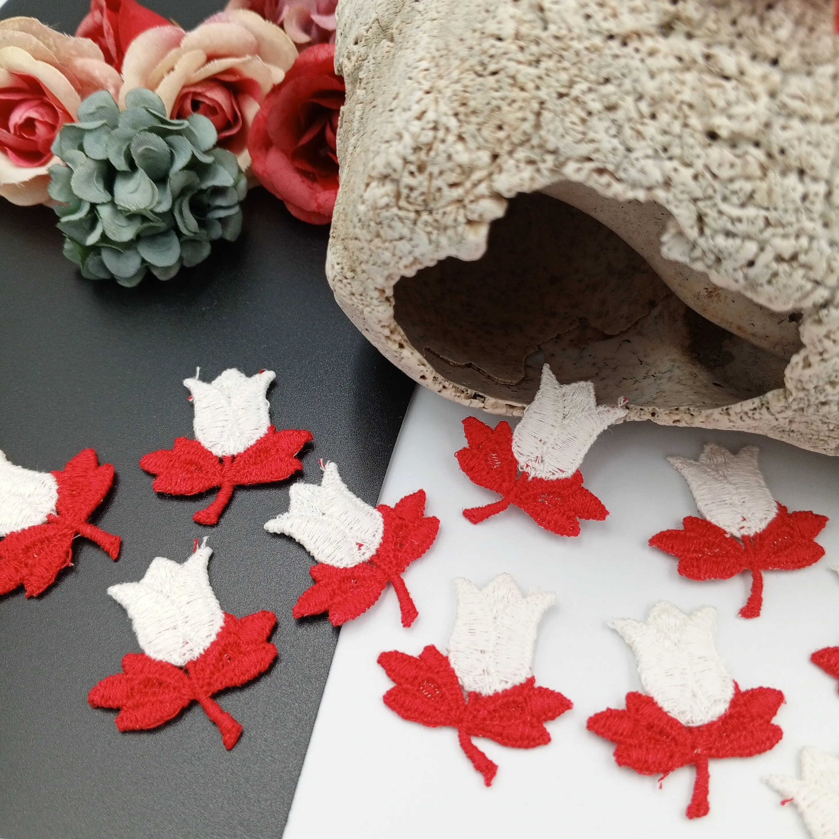 FLORAL VINTAGE applique Red White Flower Patches #242