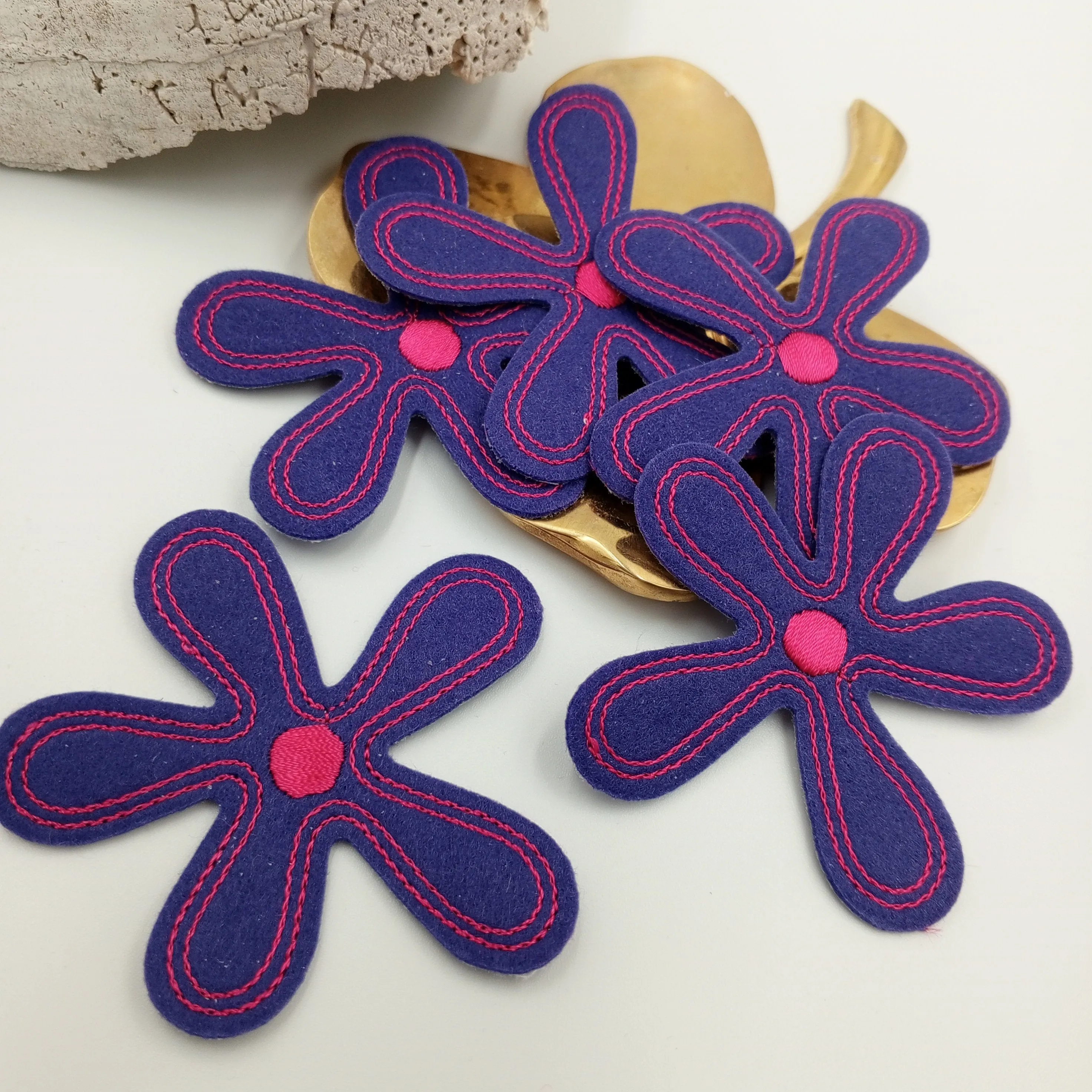 FLORAL VINTAGE  appliques Purple Pink flower Patches #259