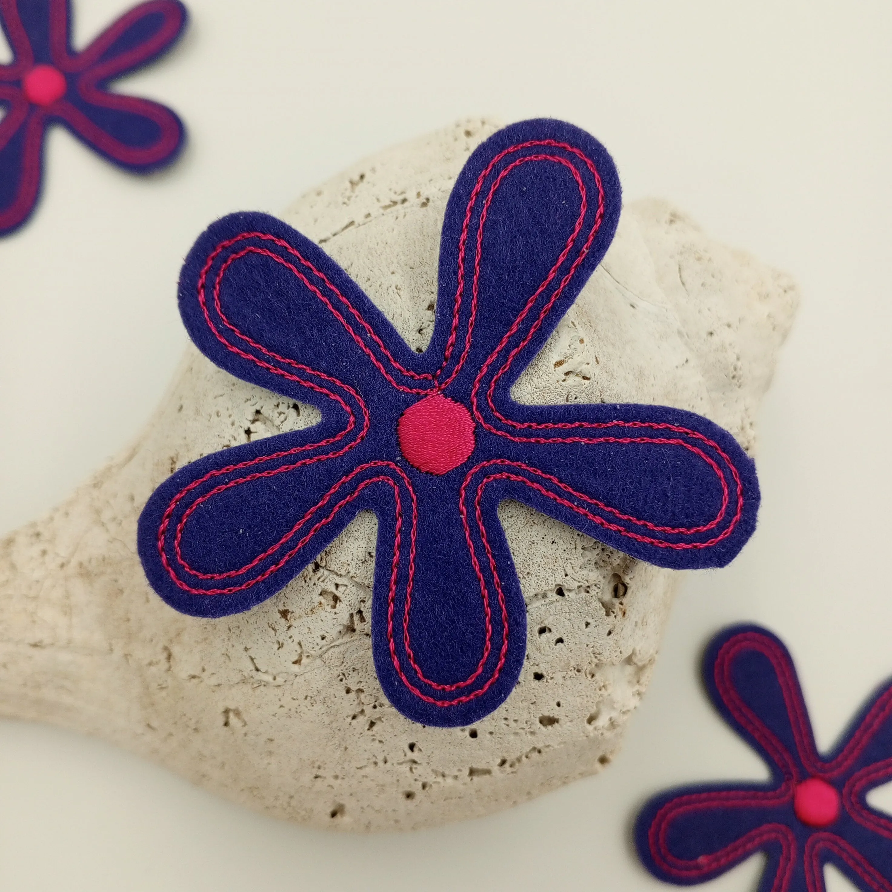 FLORAL VINTAGE  appliques Purple Pink flower Patches #259