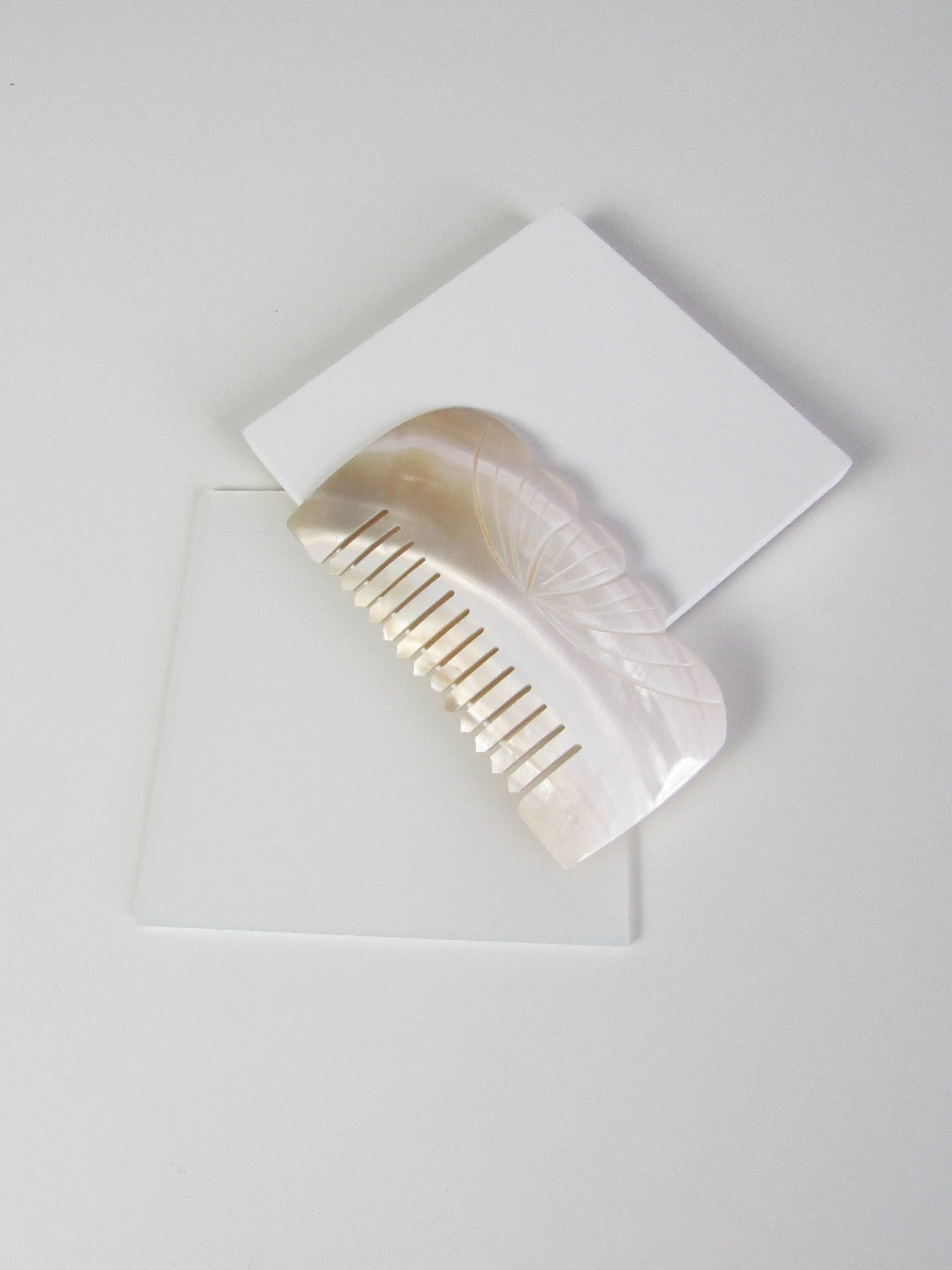 Flower Engraved Natural Seashell Comb