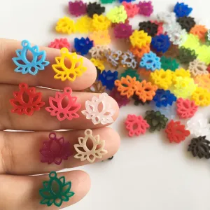 Holed Lotus Flower / 10 Pieces, 15mm