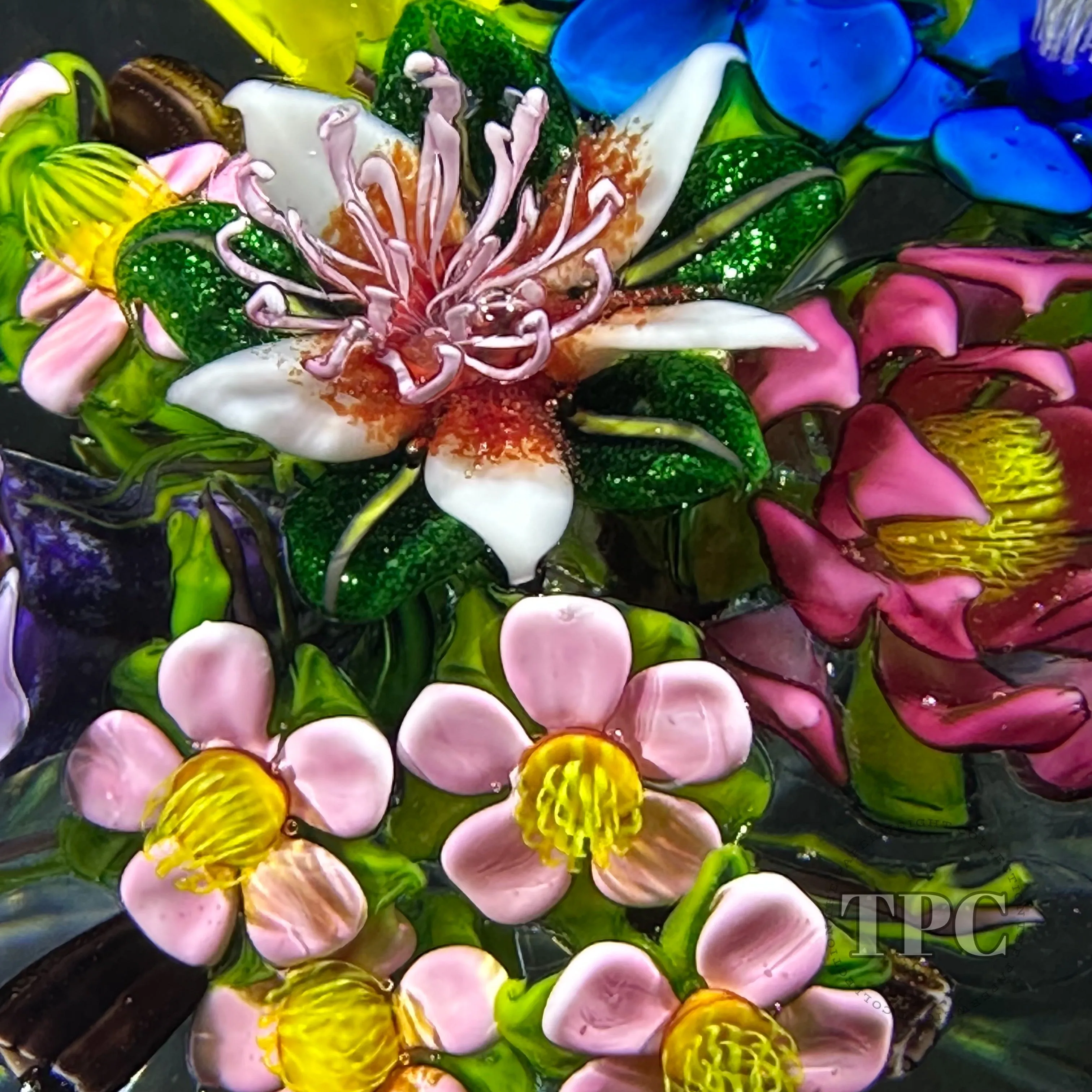 Ken Rosenfeld 2022 Glass Art Paperweight Flamework Flower Bouquet with Star-cut Base