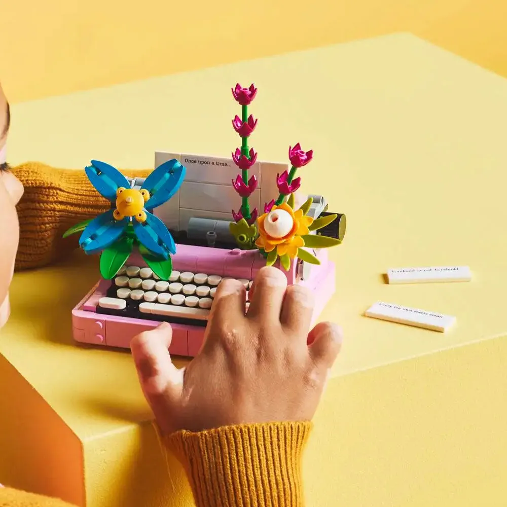 LEGO Creator Typewriter With Flowers - 31169