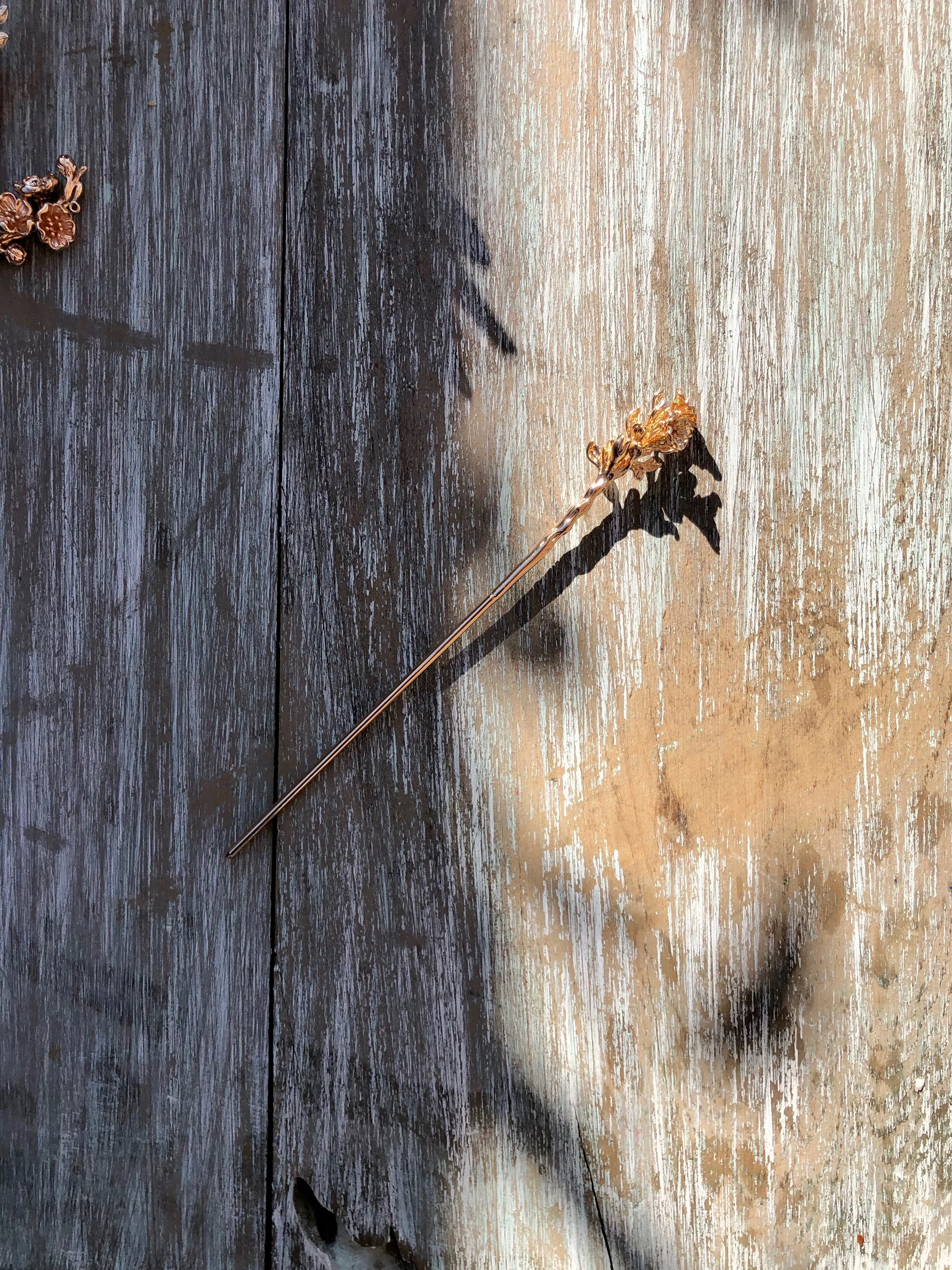 Lily Gold Hair Stick