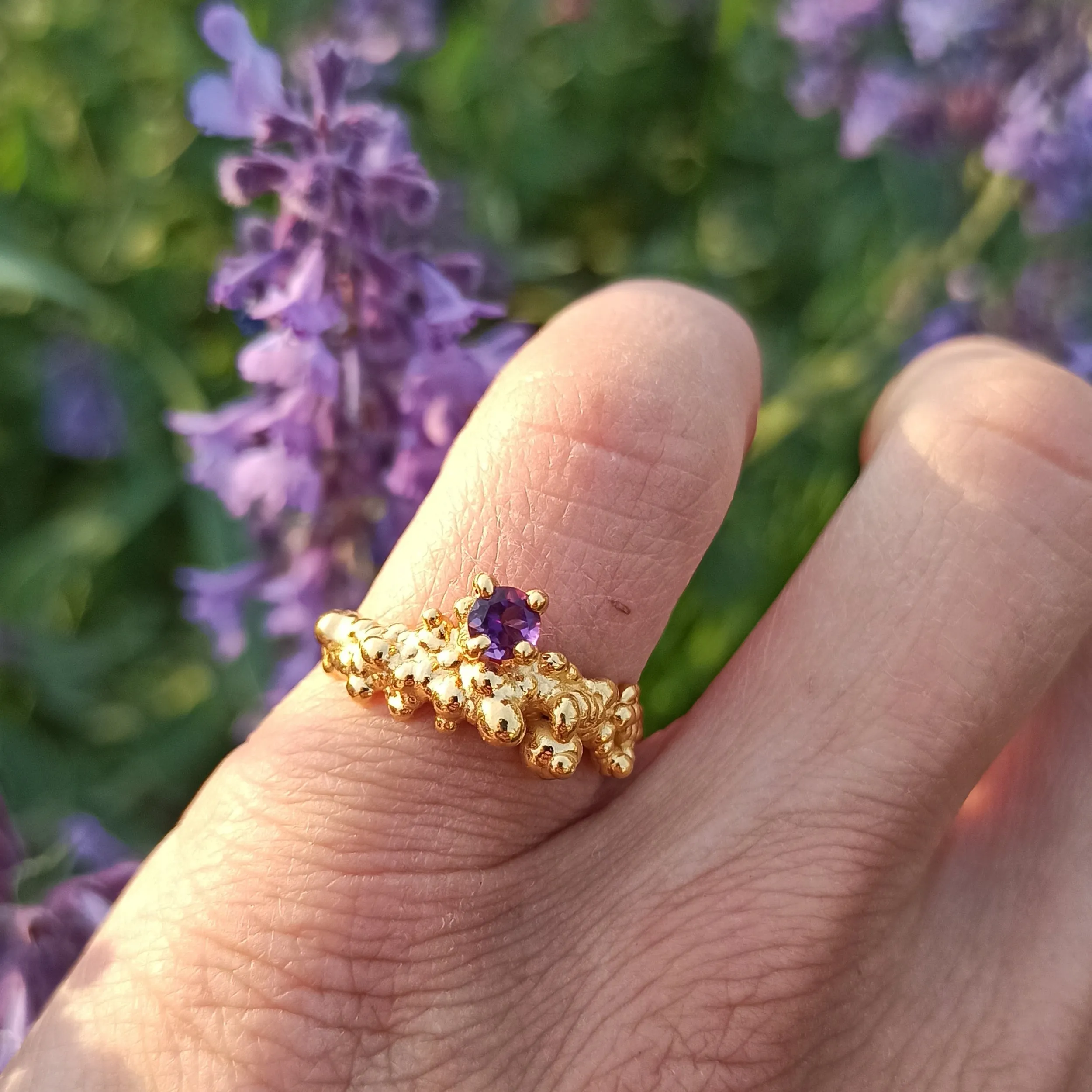 Mammatus Gold Ring with Violet Amethyst