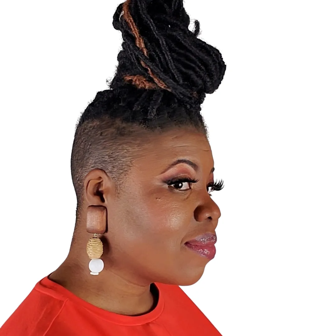 Natural Queen Earring