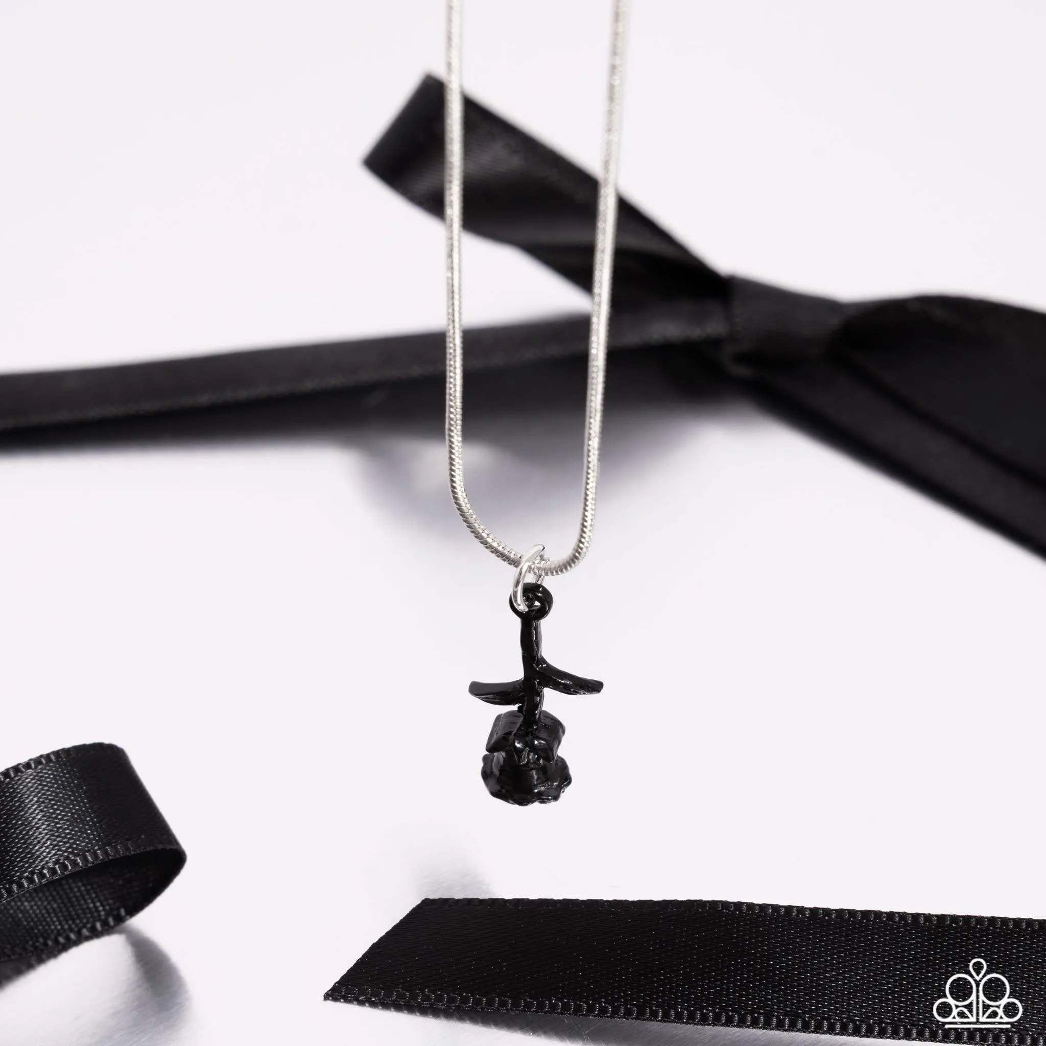 Paparazzi Tippy ROSE Necklace Black & Led by the ROSE Earrings Black