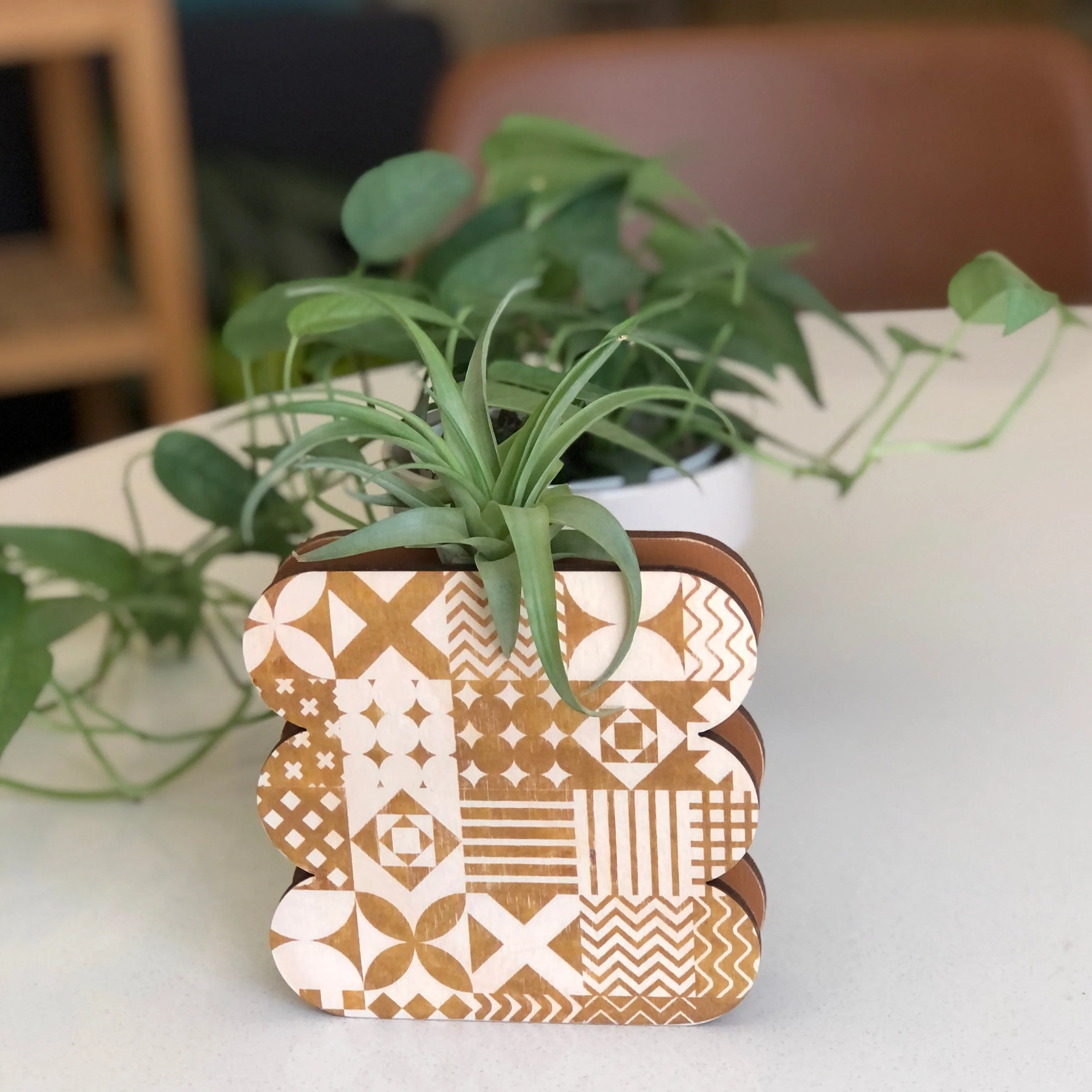 Patchwork Scallop Wall   Tabletop Vase Planter