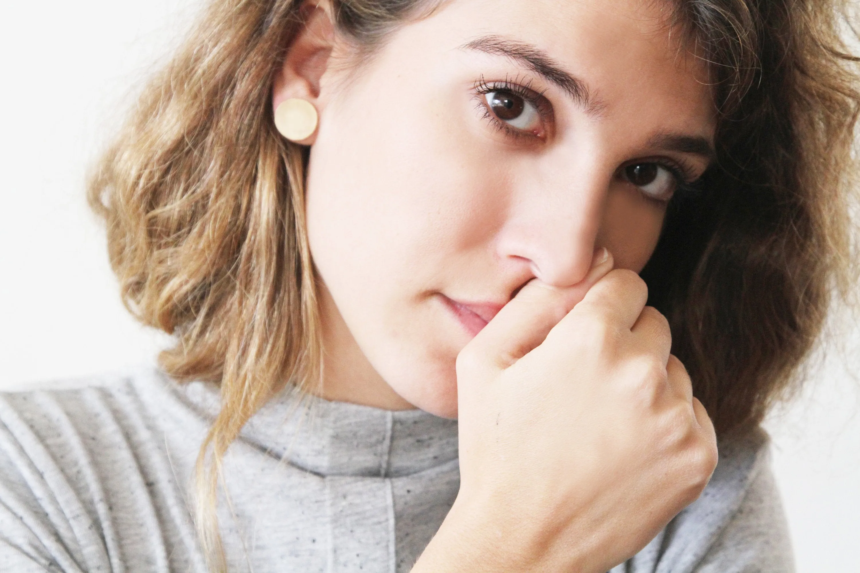 Plain Casual Minimalist Round Gold Studs Earrings