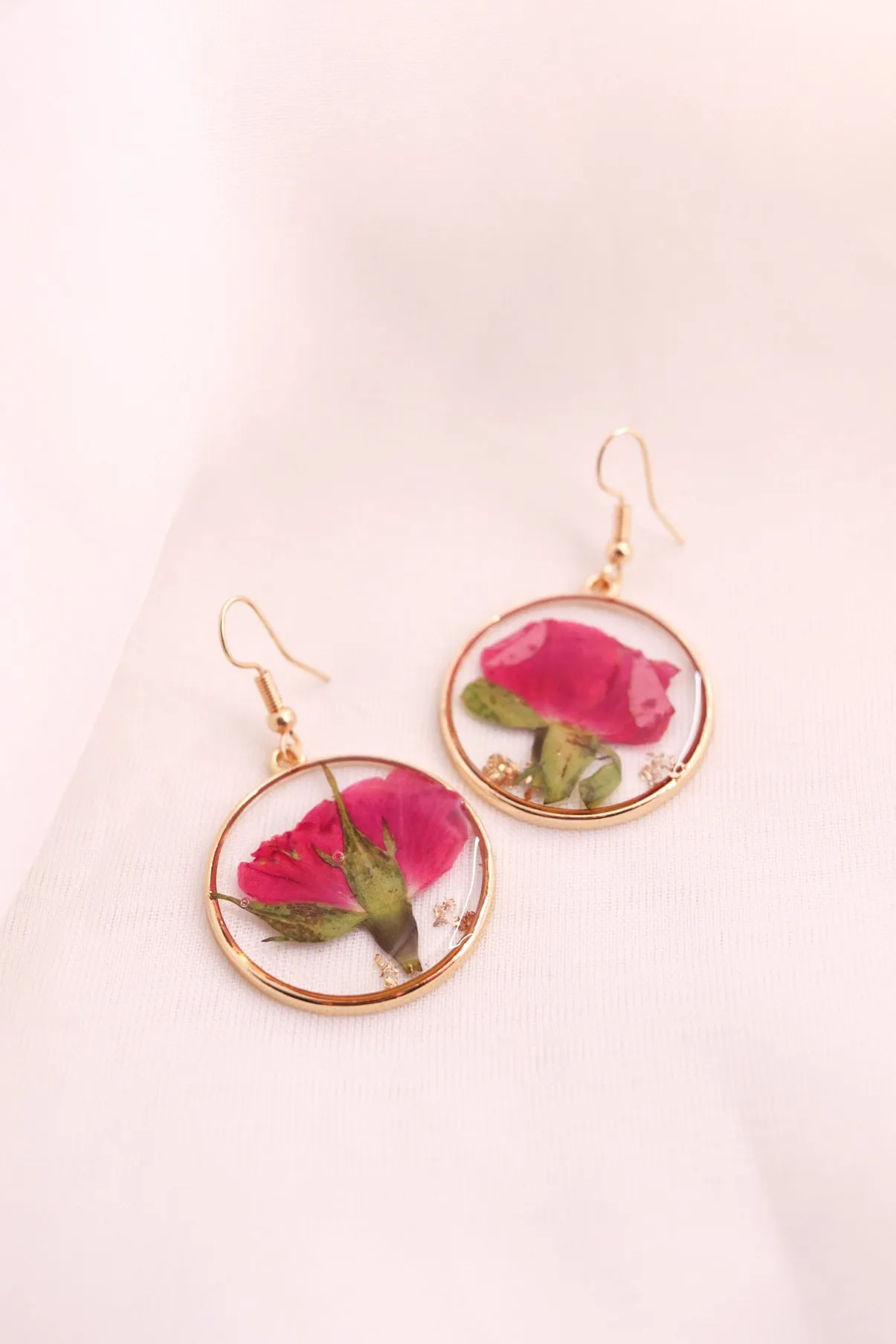 Pressed Red Rose Flower Earrings, Real Dried Wildflower Resin Earrings, Botanical Nature Jewelry, Perfect Christmas Gift For Her