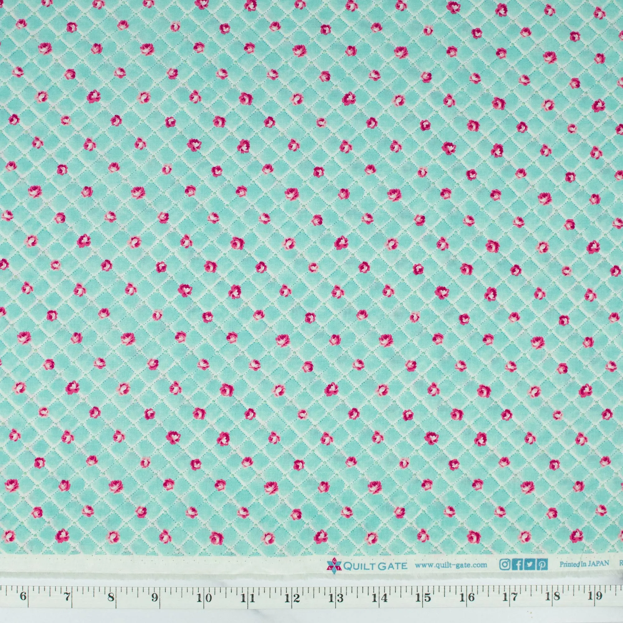 Ruru Bouquet The Rose Garden - Small Rose Lattice on Aqua Background