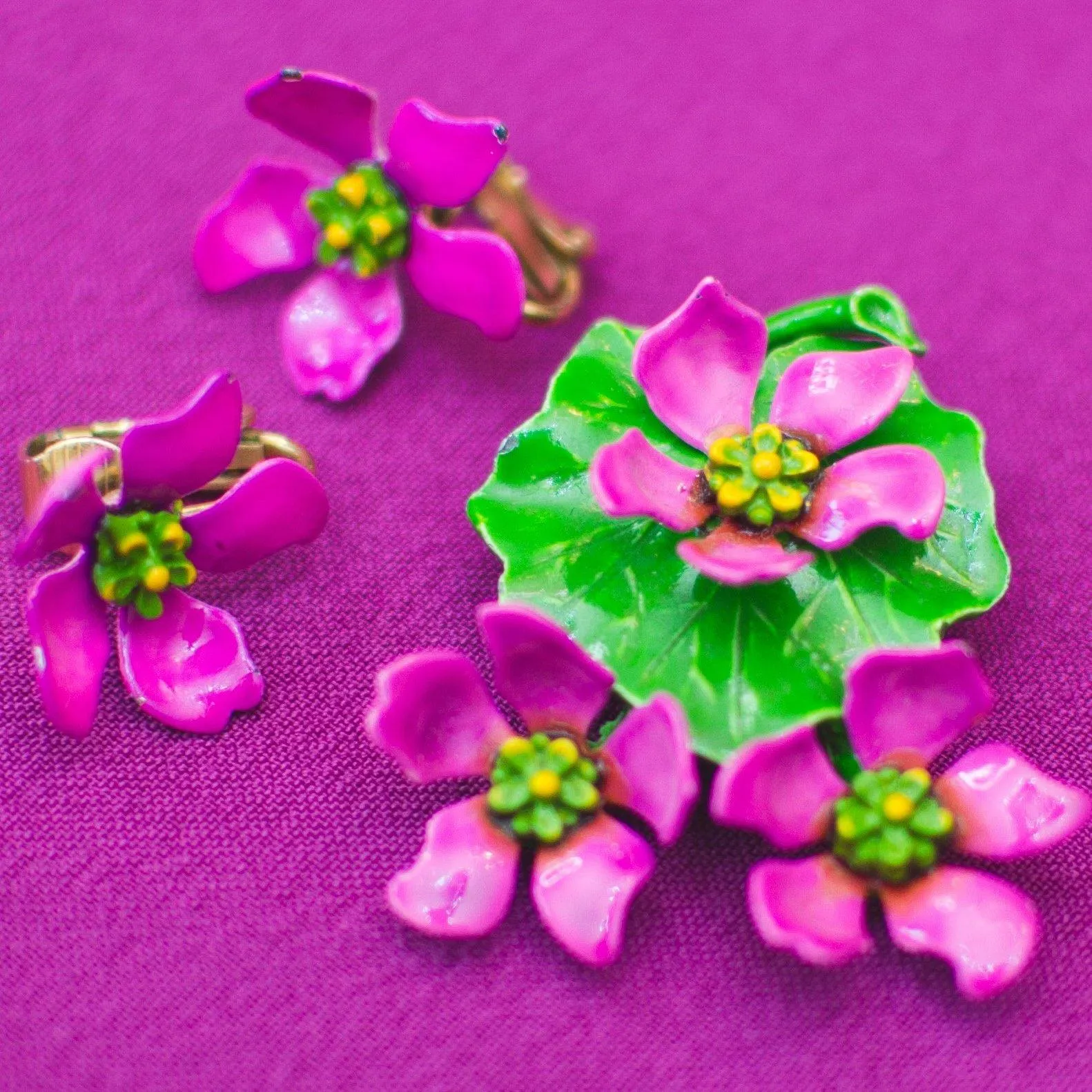 Vintage 1950s Painted Pink Enamel Flower Earrings