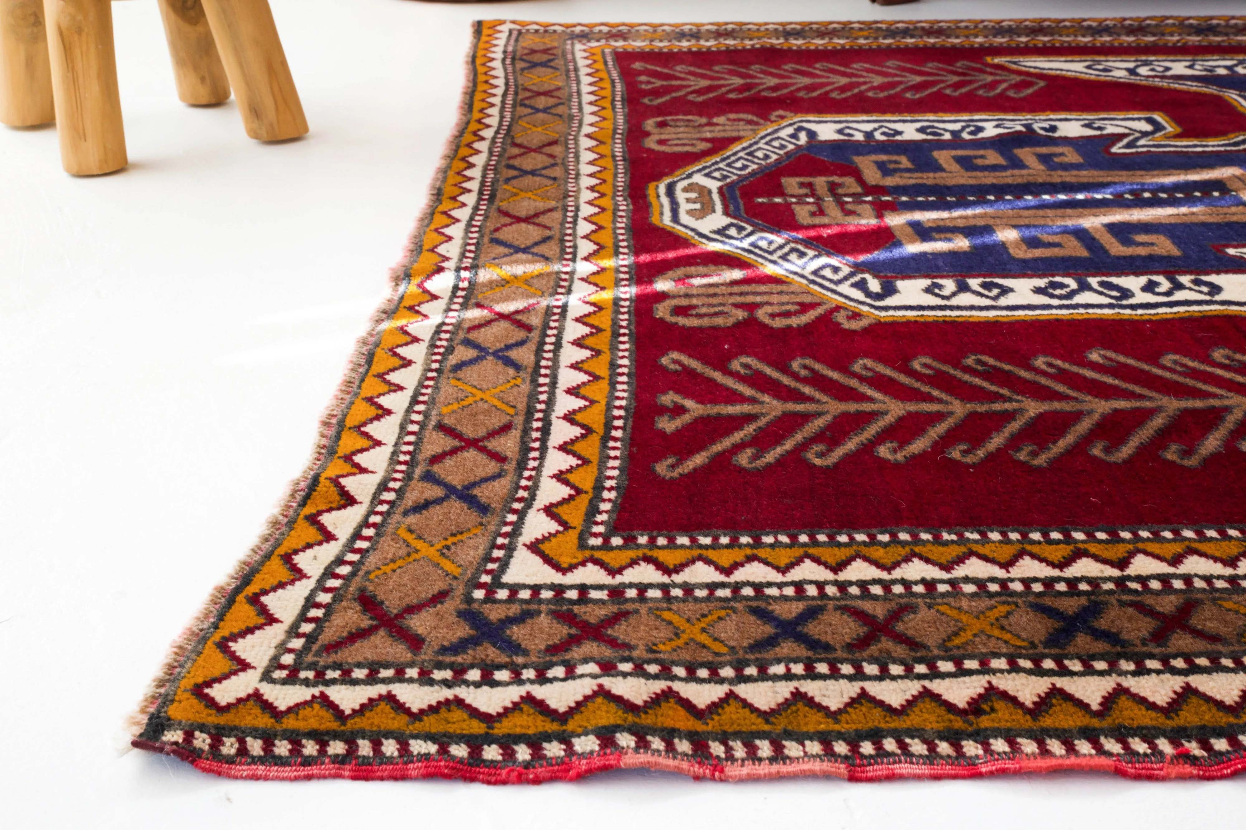 Vintage Anatolian Sevan Rug 5'6"x9'3"