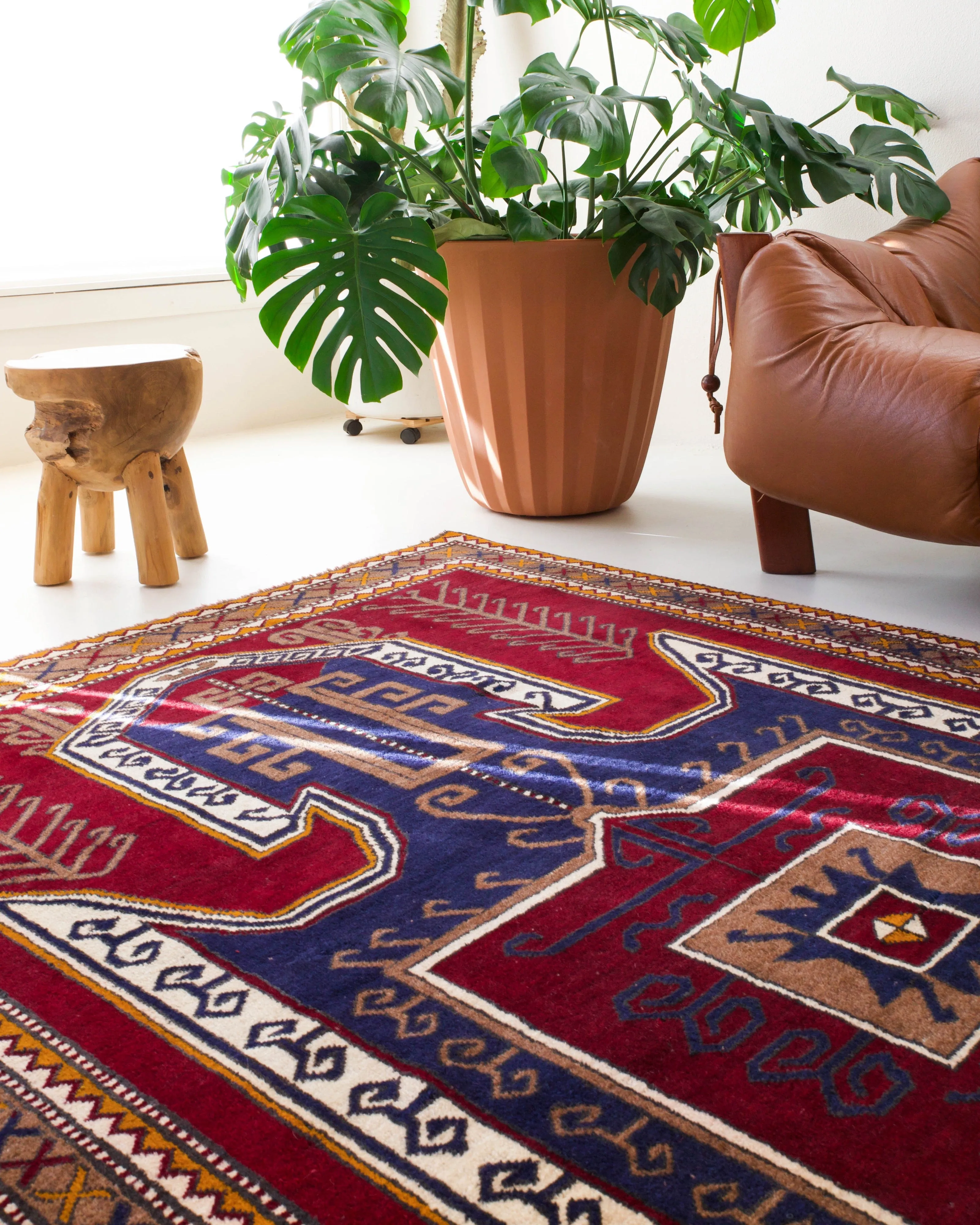 Vintage Anatolian Sevan Rug 5'6"x9'3"