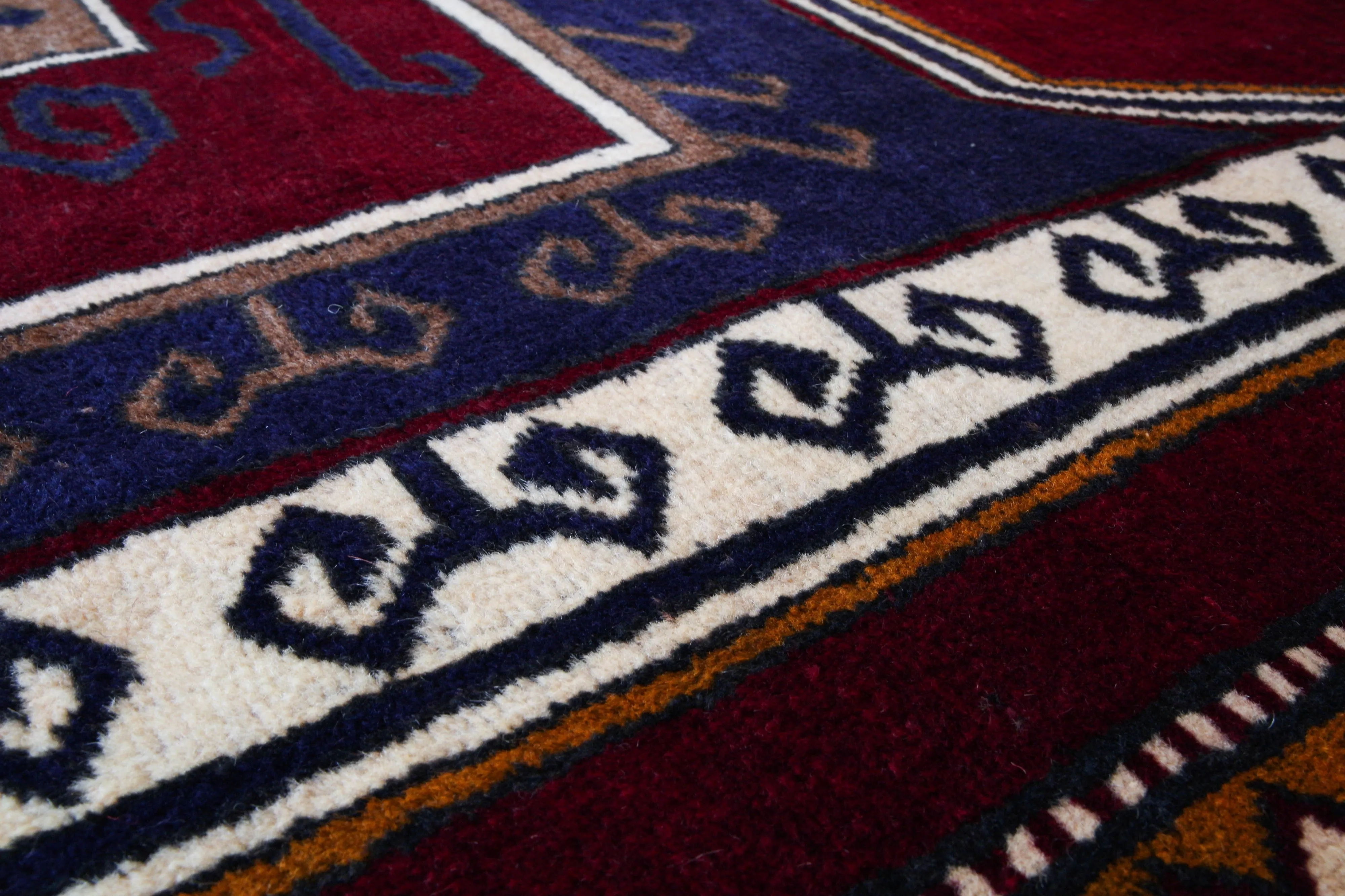 Vintage Anatolian Sevan Rug 5'6"x9'3"