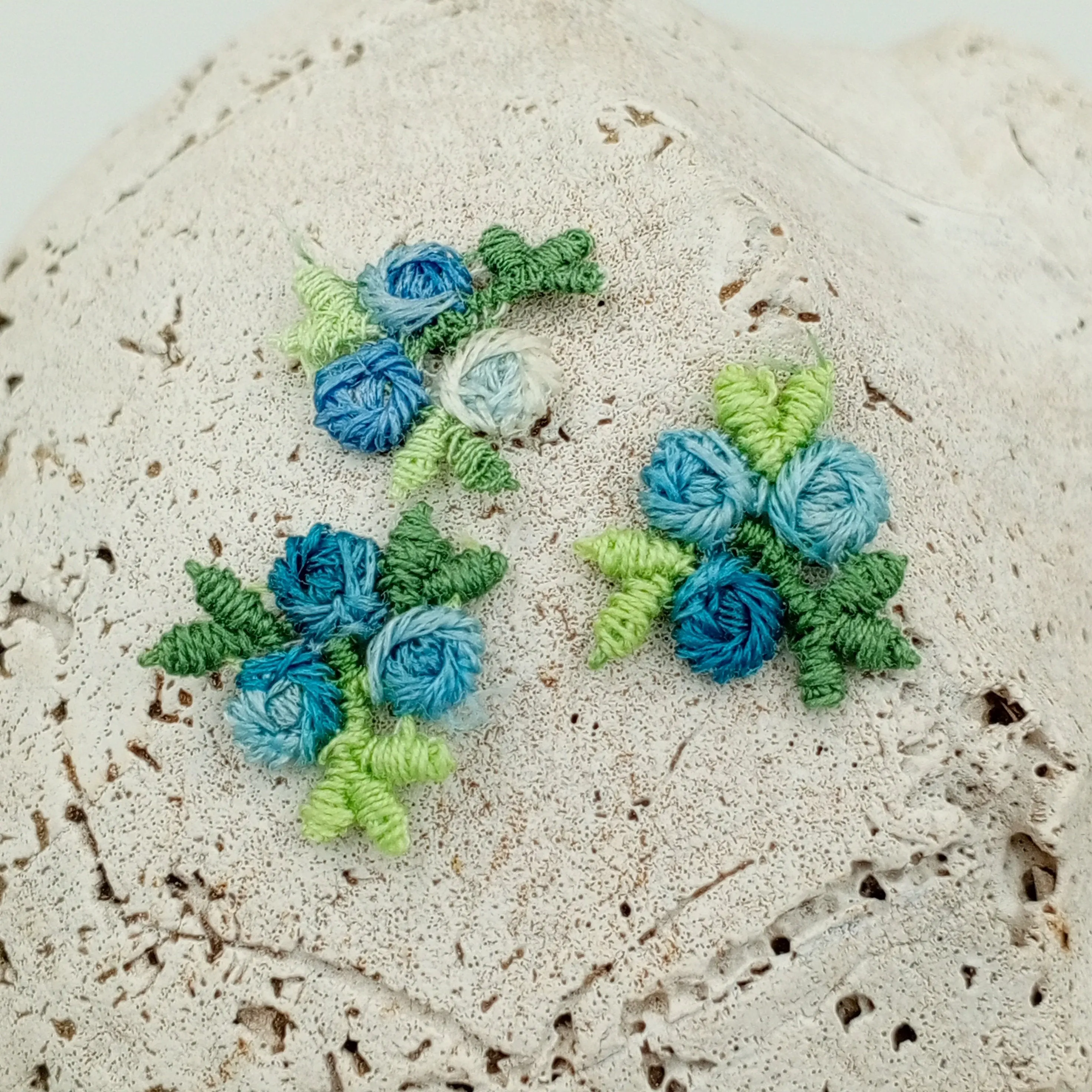VINTAGE appliques cute green blue flower embroidery Patches #309