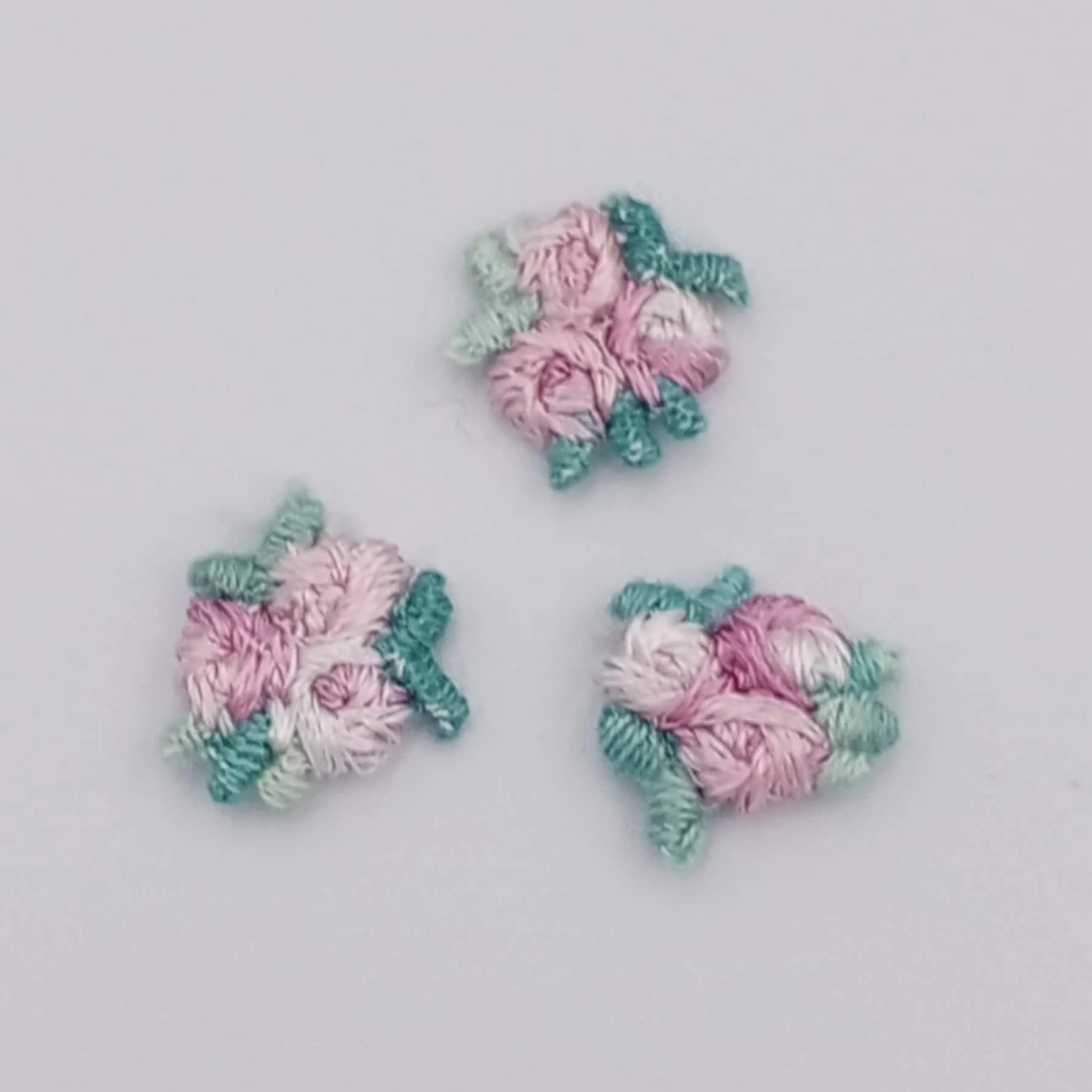 VINTAGE appliques cute green lilac flower embroidery Patches #308