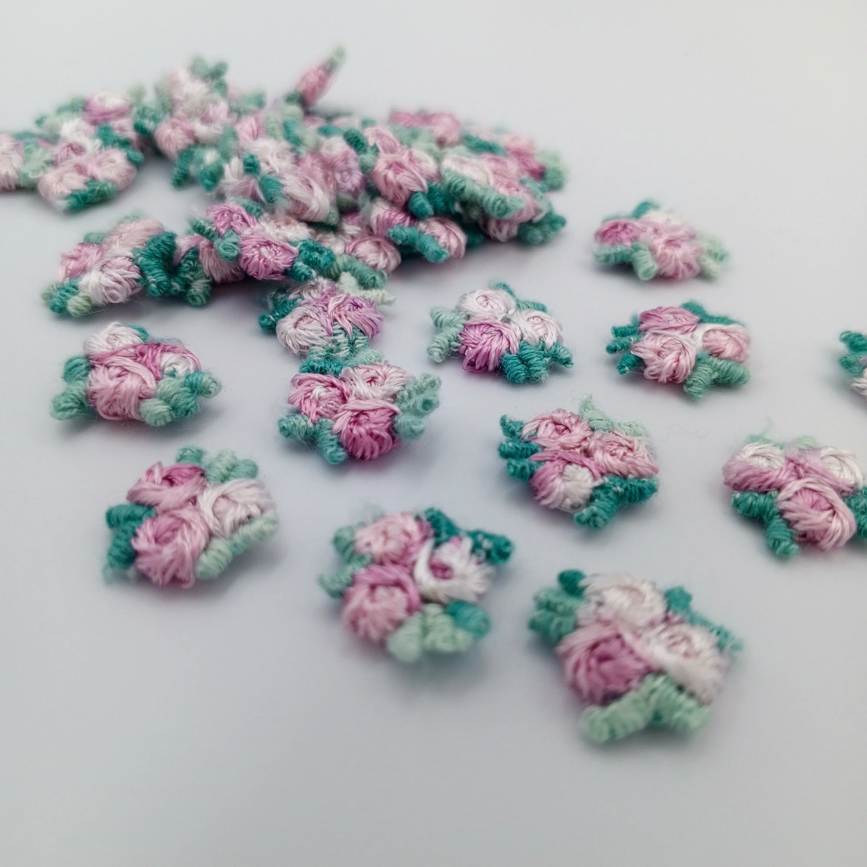 VINTAGE appliques cute green lilac flower embroidery Patches #308