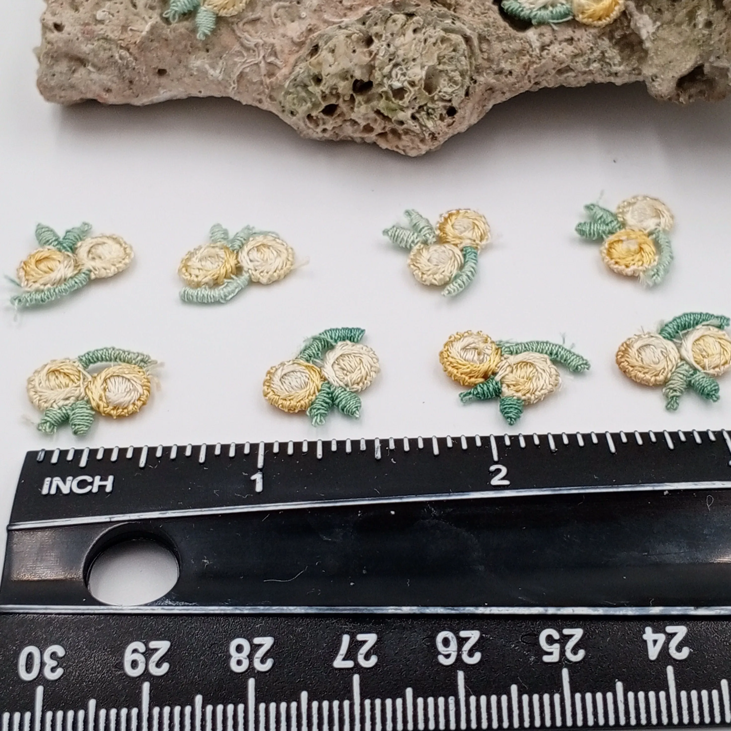 VINTAGE appliques cute green yellow flower embroidery Patches #315