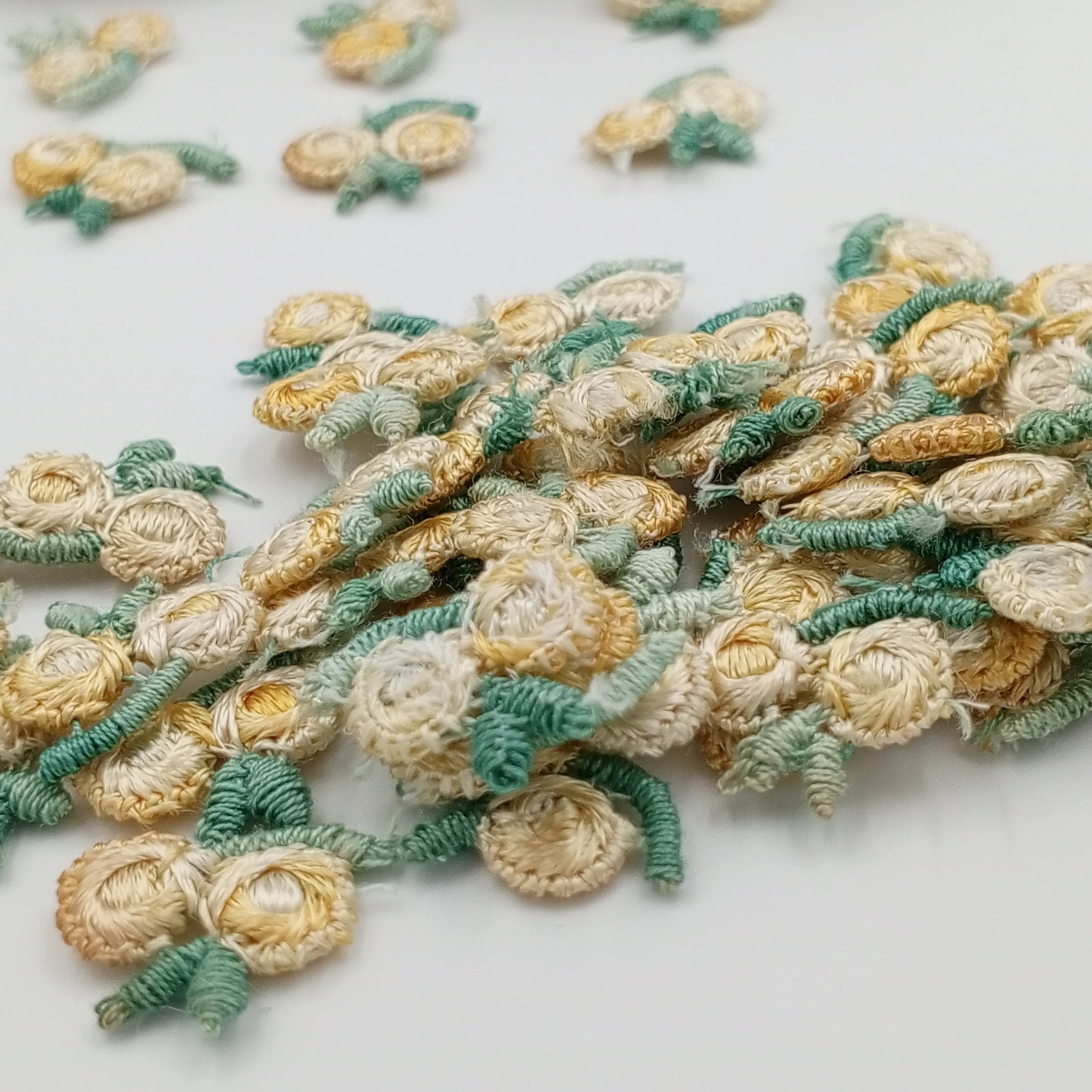 VINTAGE appliques cute green yellow flower embroidery Patches #315