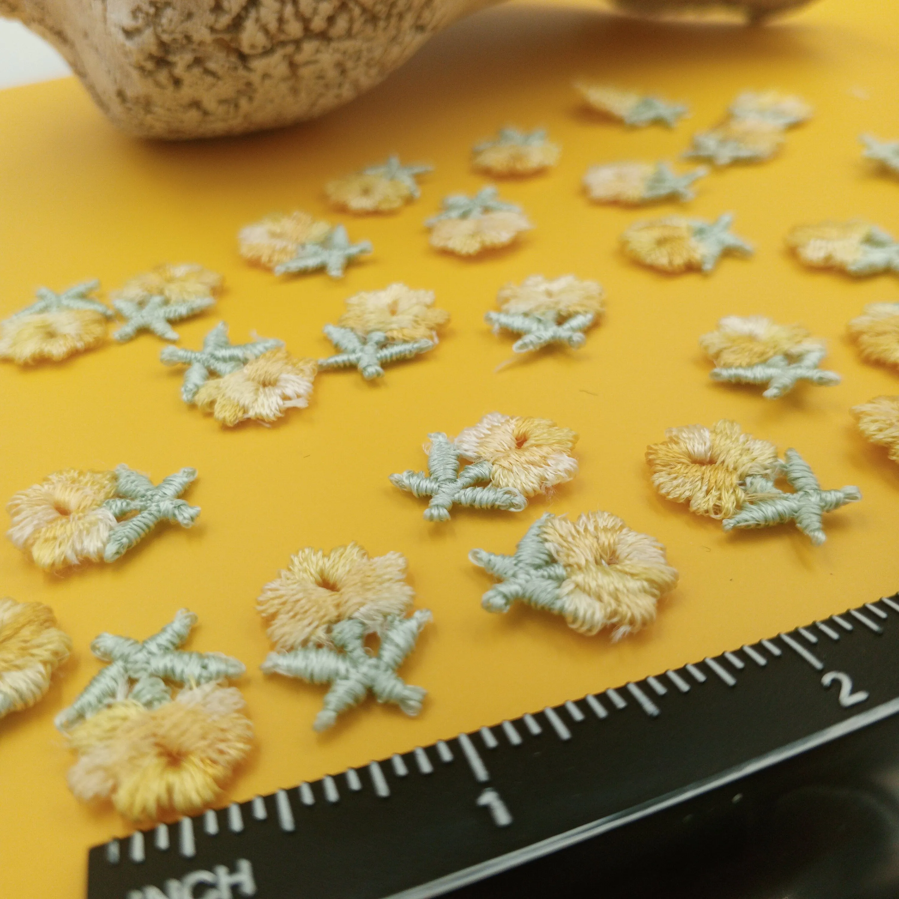 VINTAGE appliques cute pastel yellow flower Patches #290