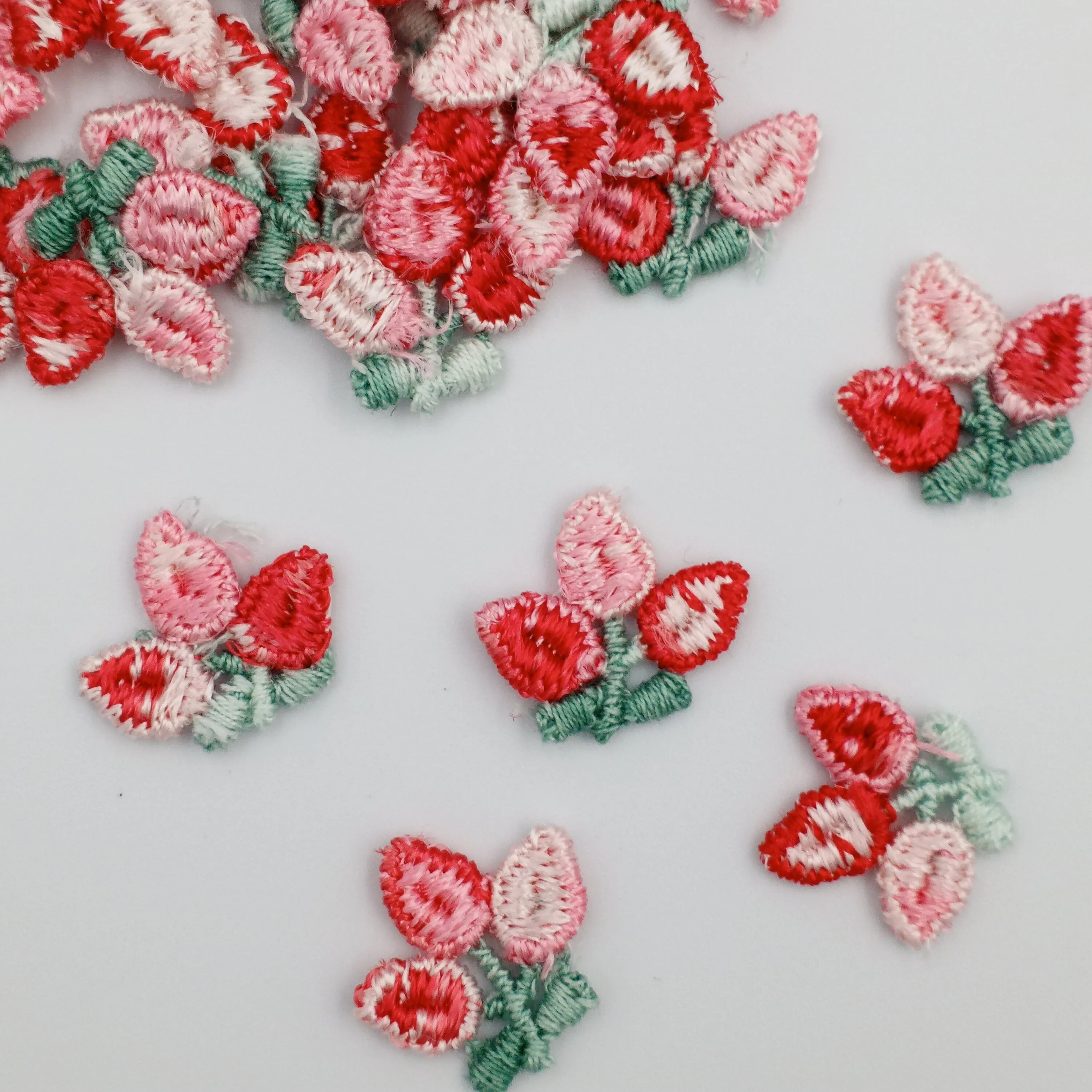 VINTAGE appliques cute red white pink flower embroidery Patches #291