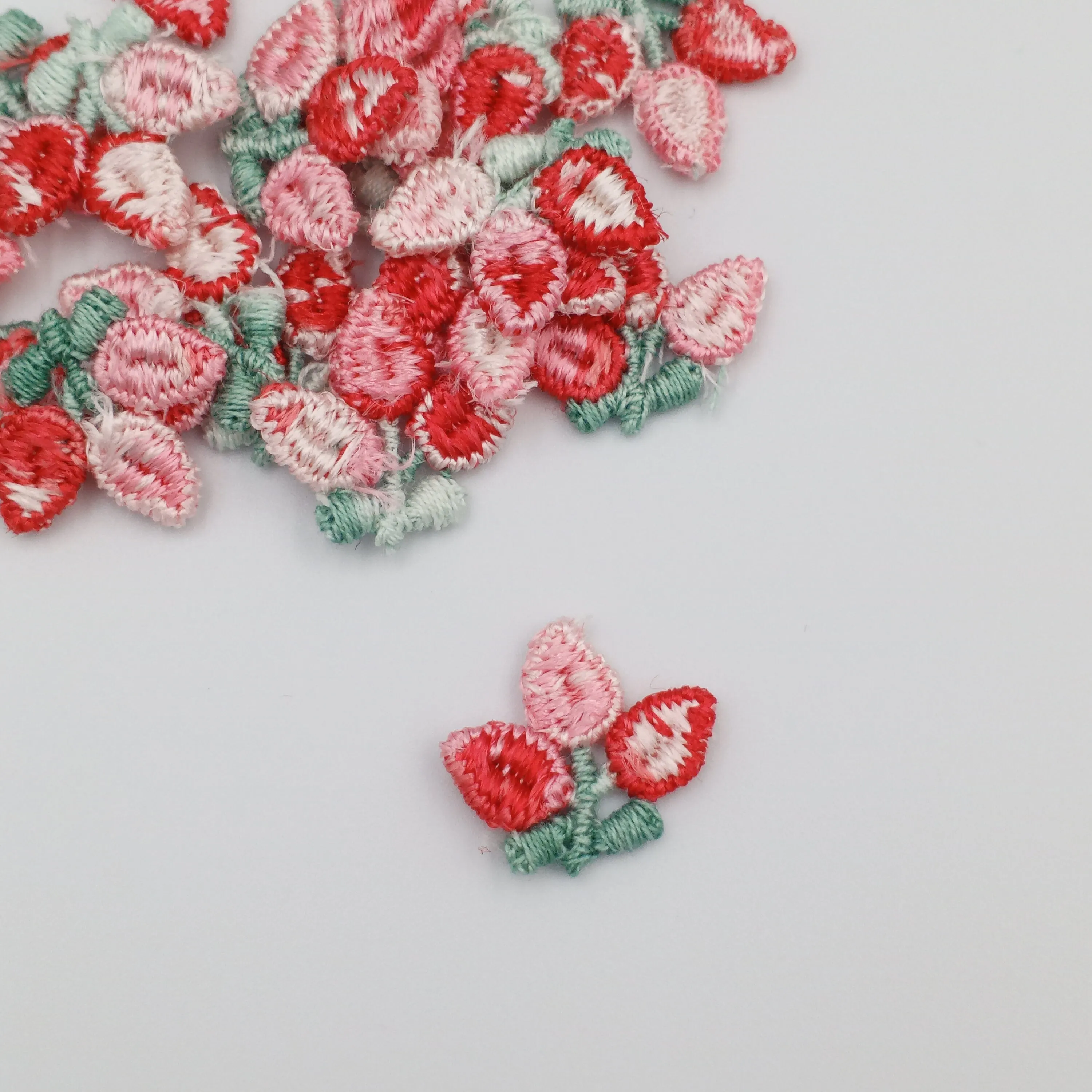 VINTAGE appliques cute red white pink flower embroidery Patches #291