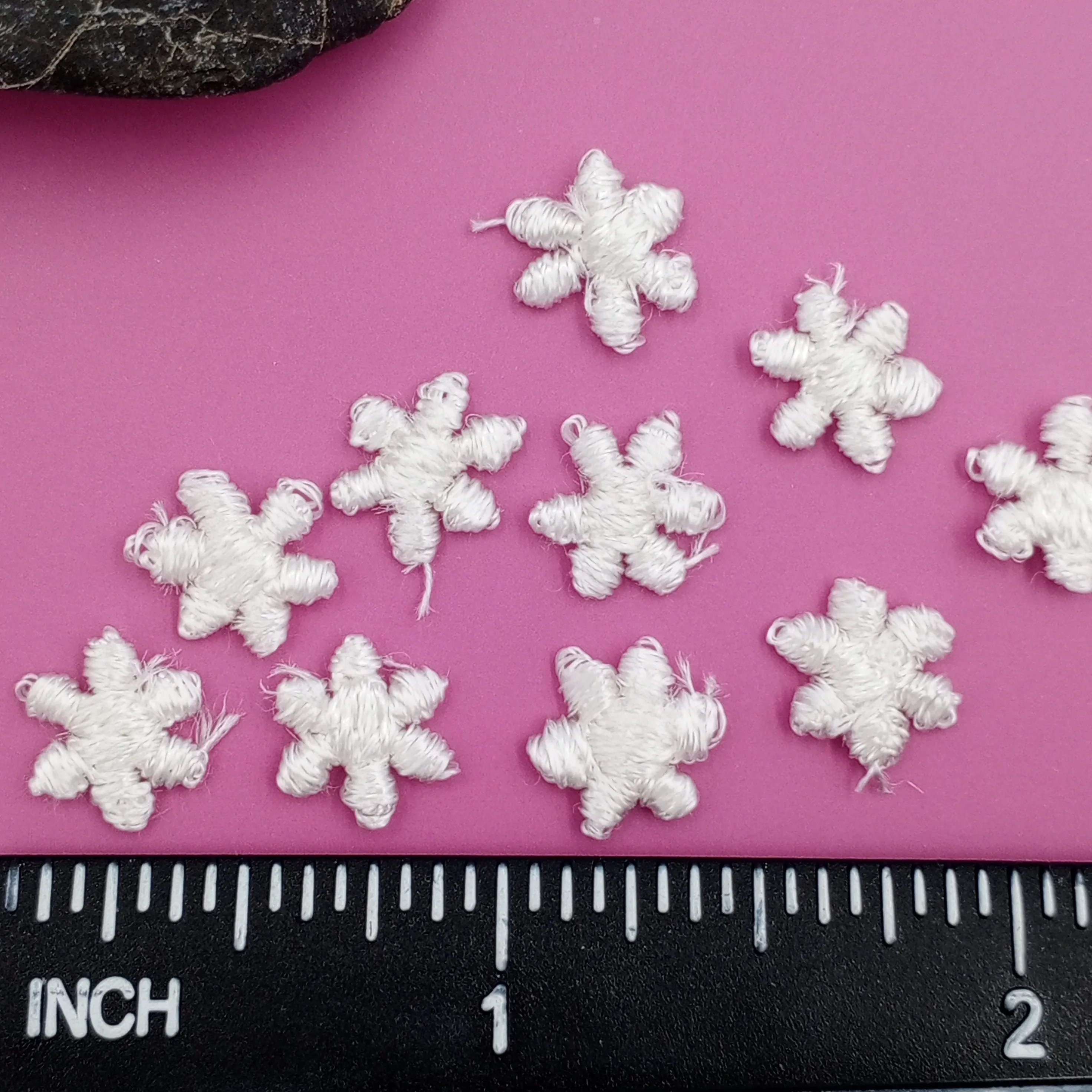 VINTAGE appliques cute tiny white flower embroidery Patches #329