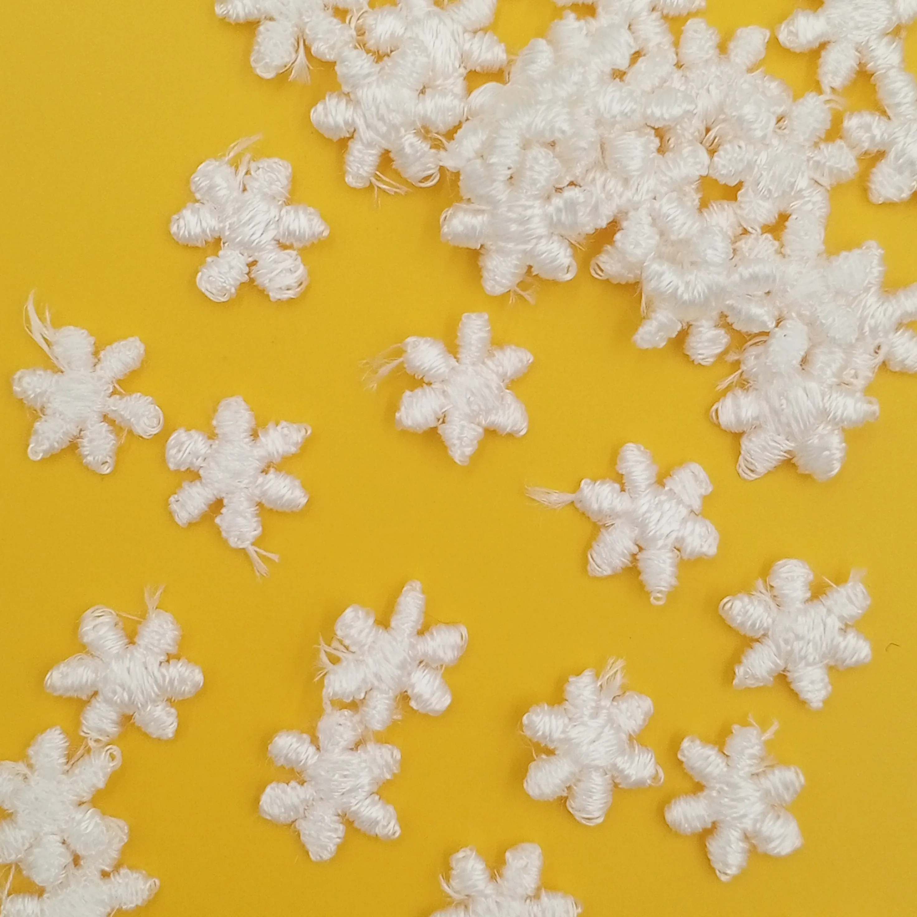 VINTAGE appliques cute tiny white flower embroidery Patches #329