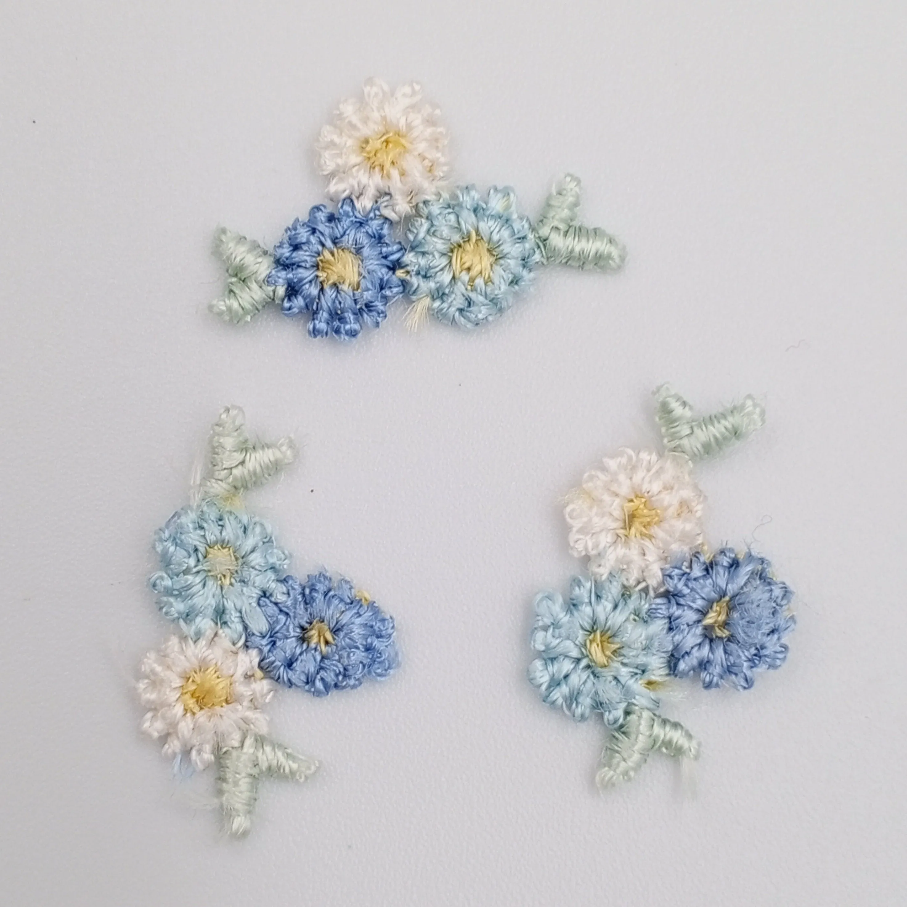 VINTAGE appliques cute white green blue flower embroidery Patches #317