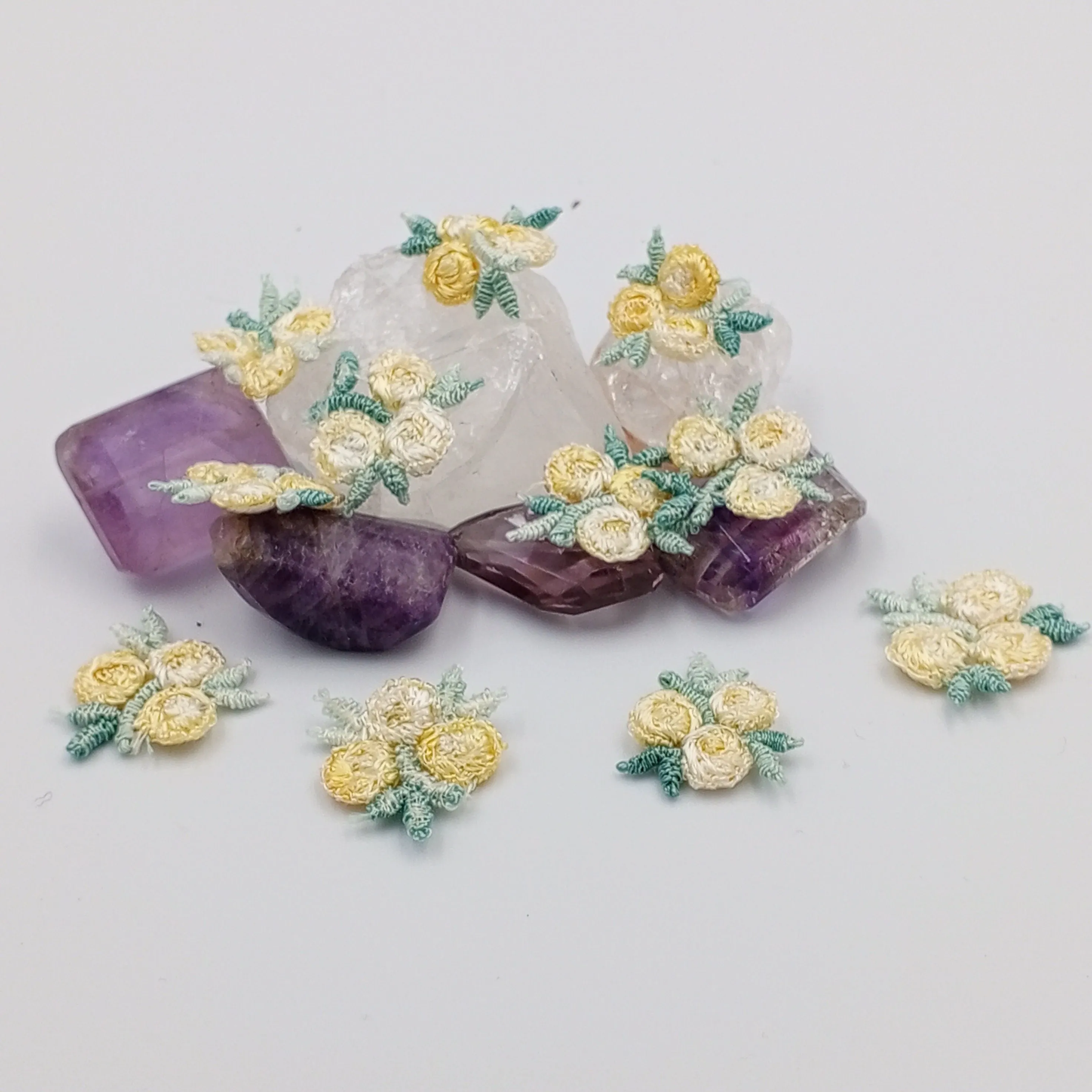 VINTAGE appliques cute white light yellow flower embroidery Patches #306